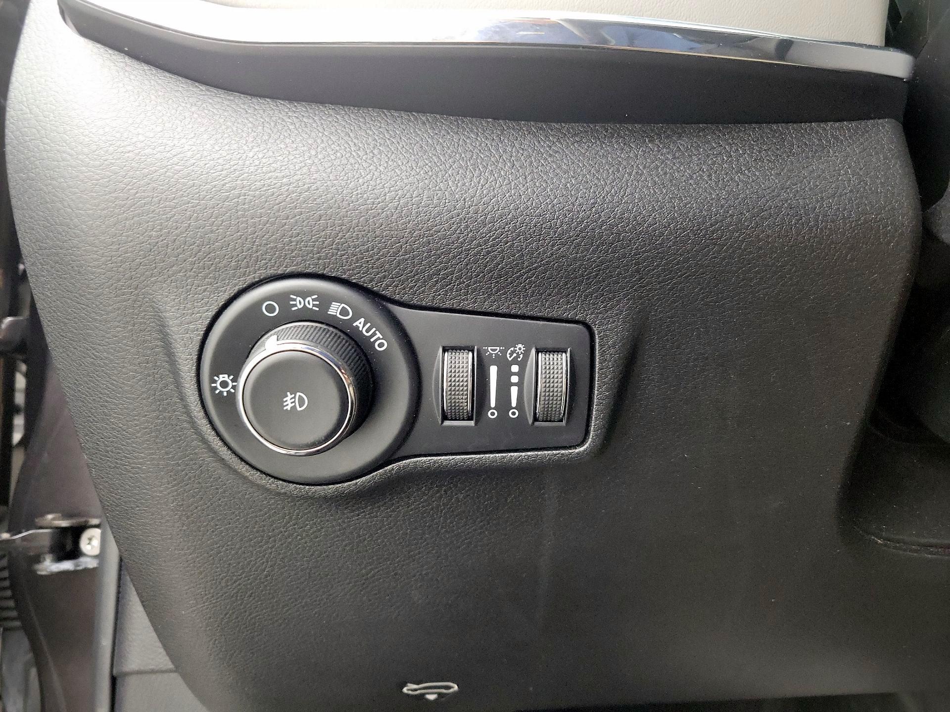Thumbnail: 2022 Jeep Compass - 13
