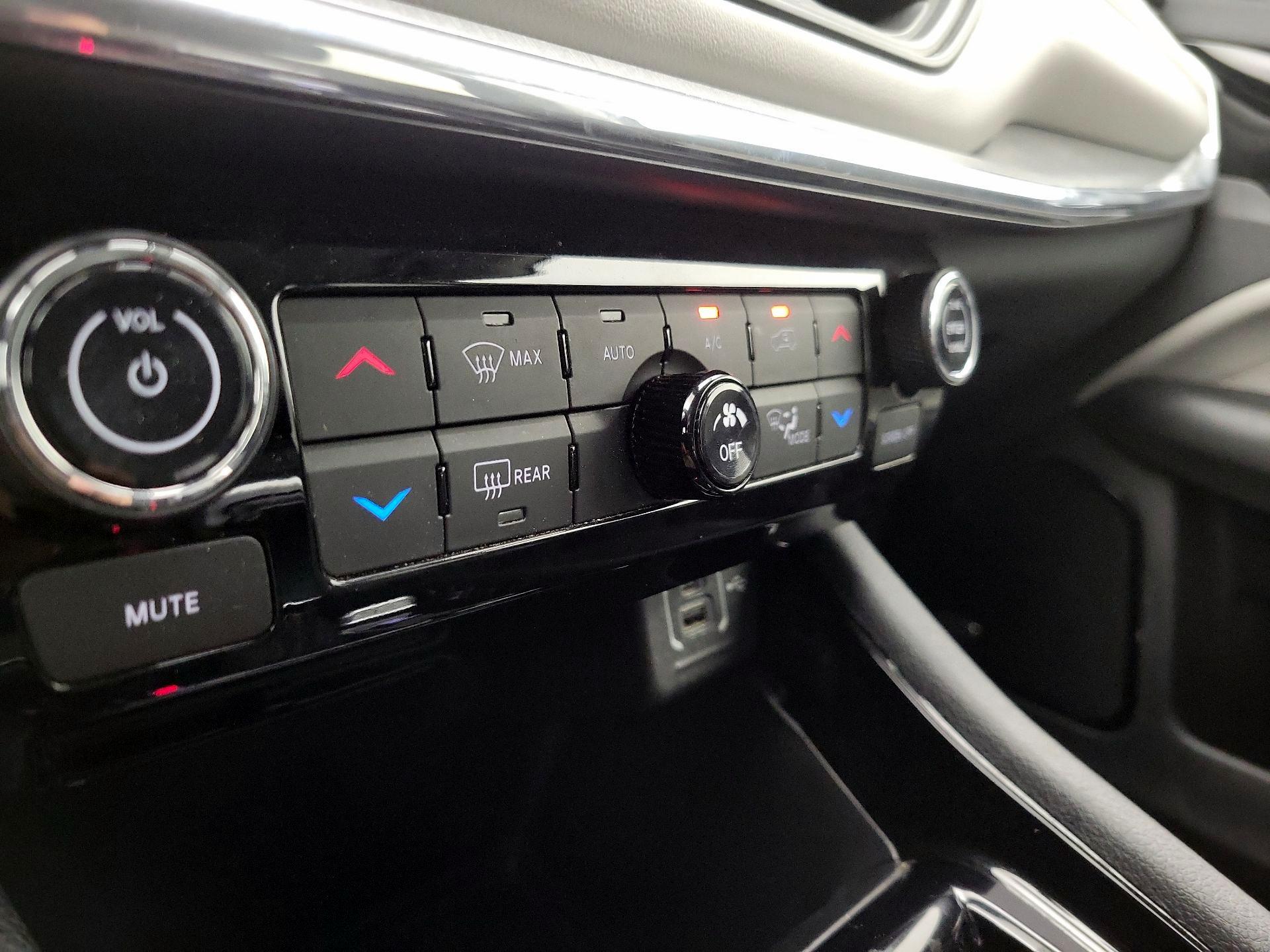 Thumbnail: 2022 Jeep Compass - 16