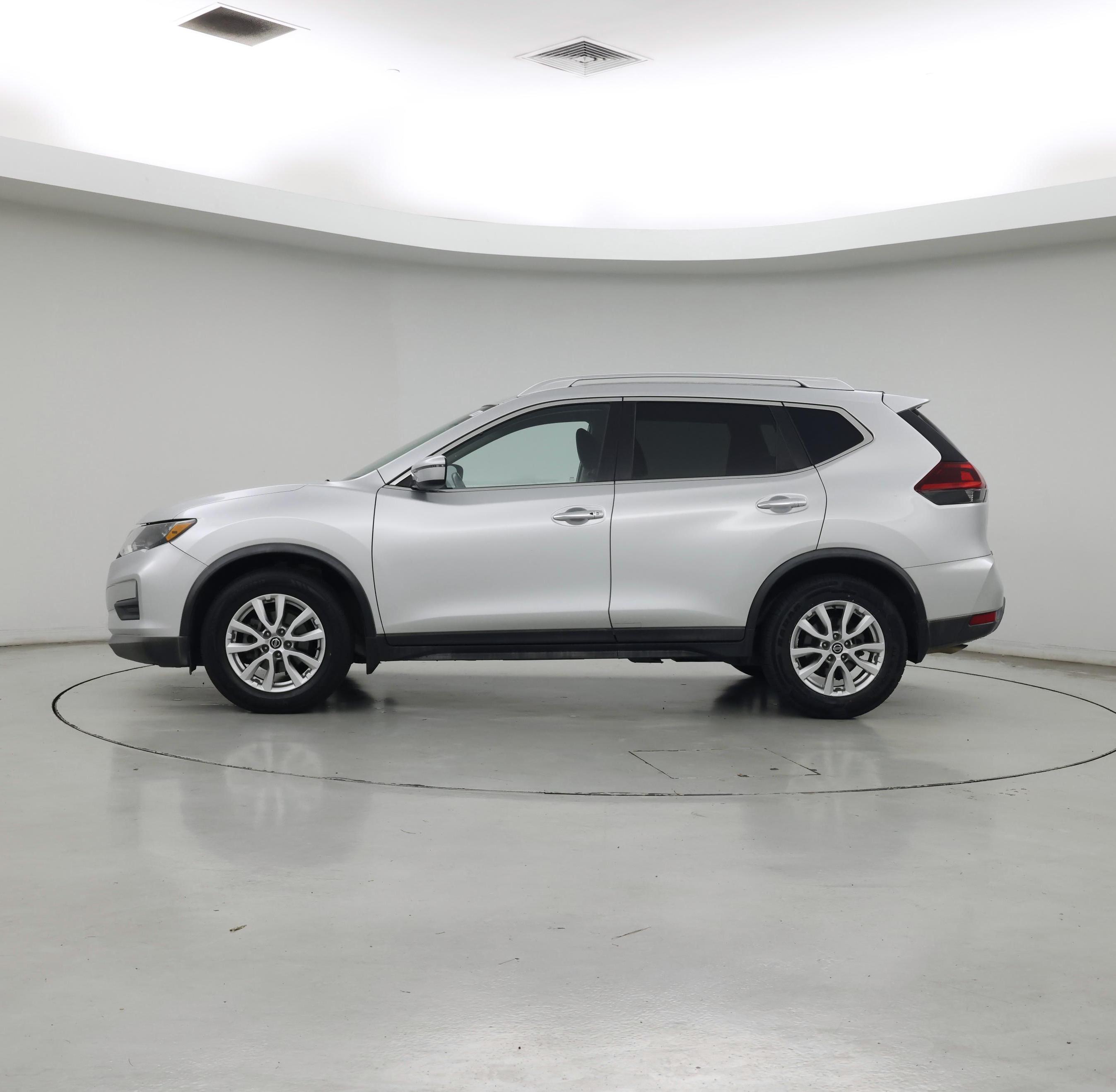 Thumbnail: 2018 Nissan Rogue - 3