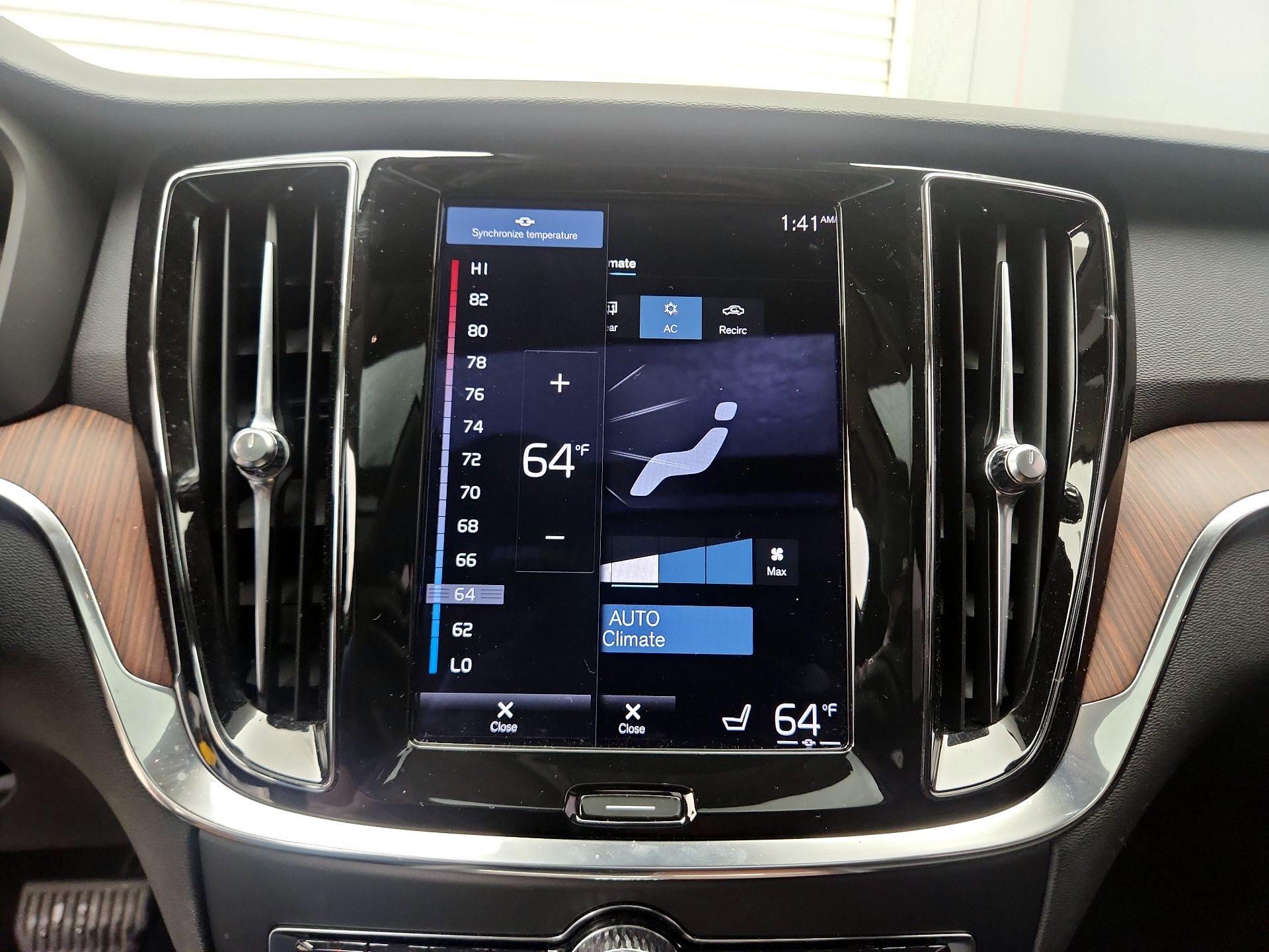Thumbnail: 2022 Volvo S60 - 16
