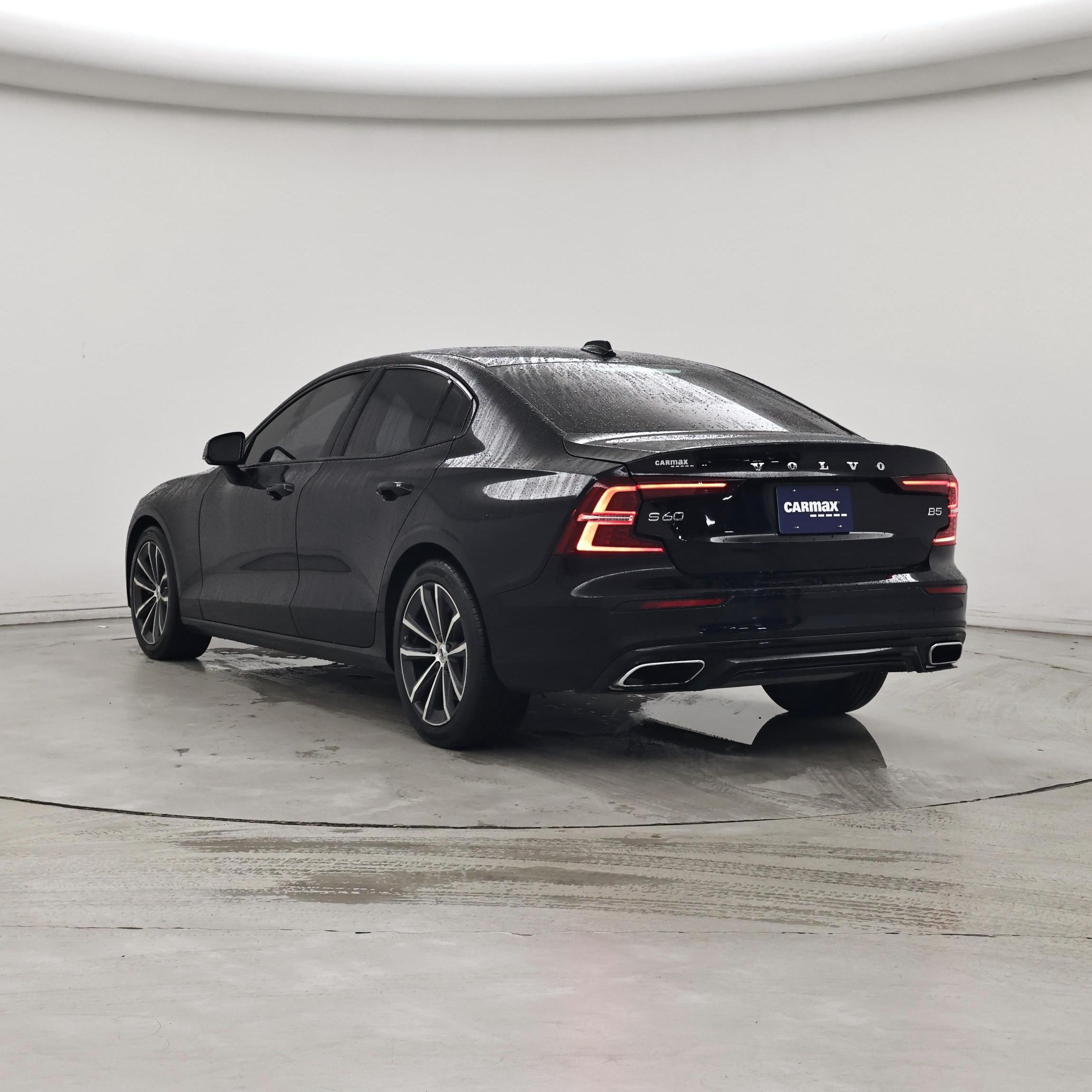 Thumbnail: 2022 Volvo S60 - 2