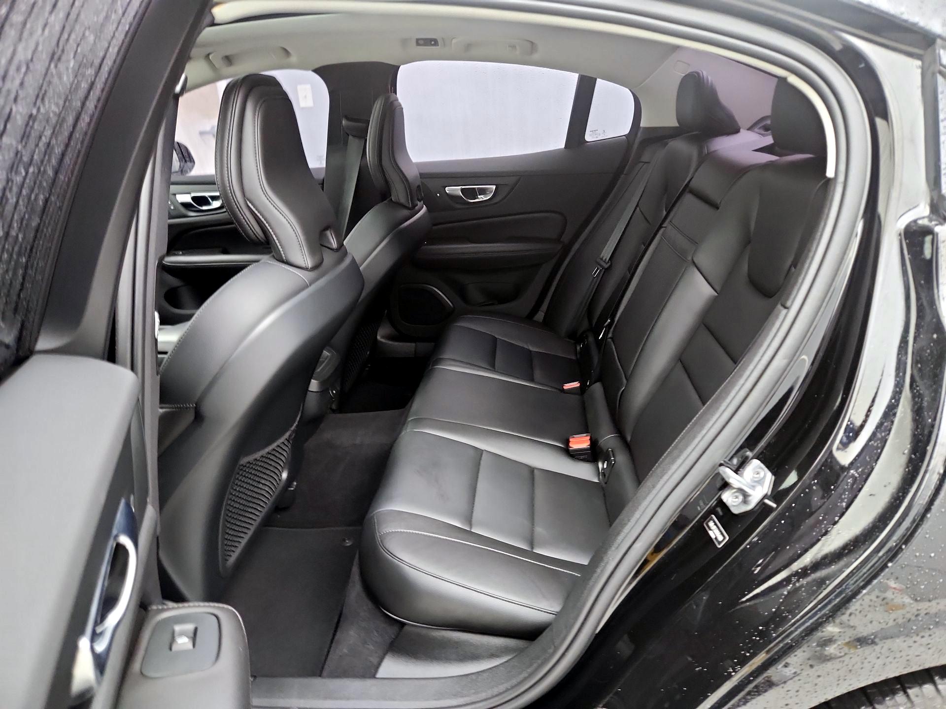 Thumbnail: 2022 Volvo S60 - 20