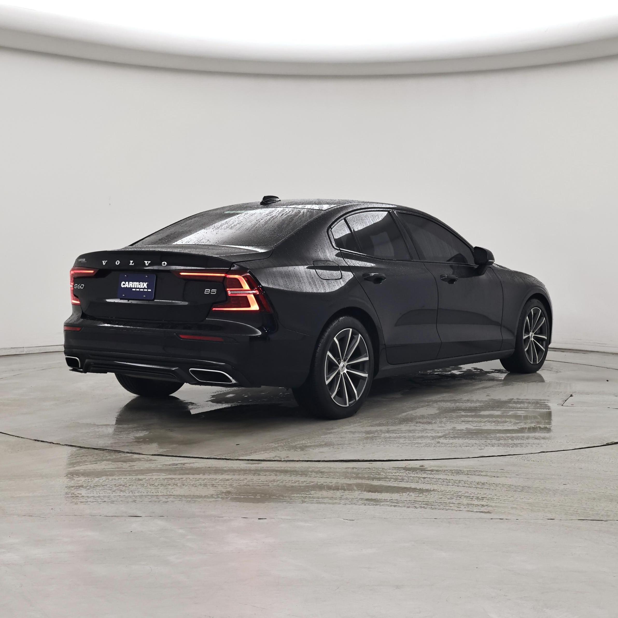 Thumbnail: 2022 Volvo S60 - 8