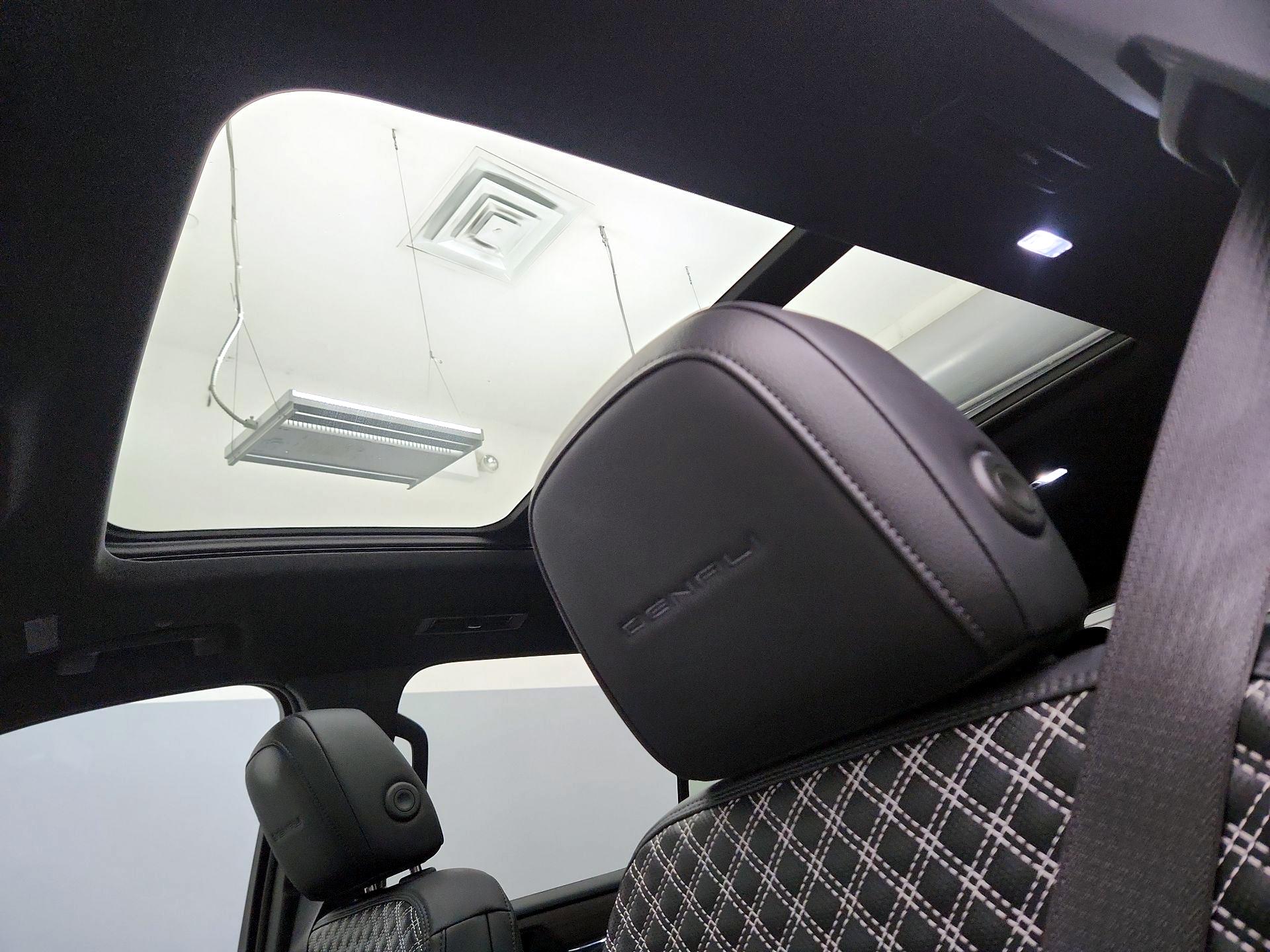 Thumbnail: 2024 GMC Acadia - 18