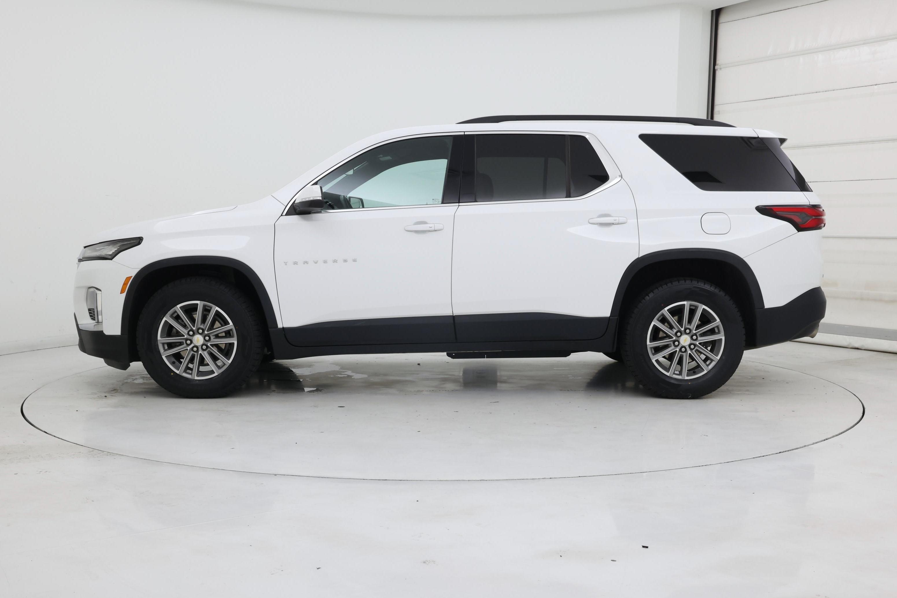 Thumbnail: 2022 Chevrolet Traverse - 3