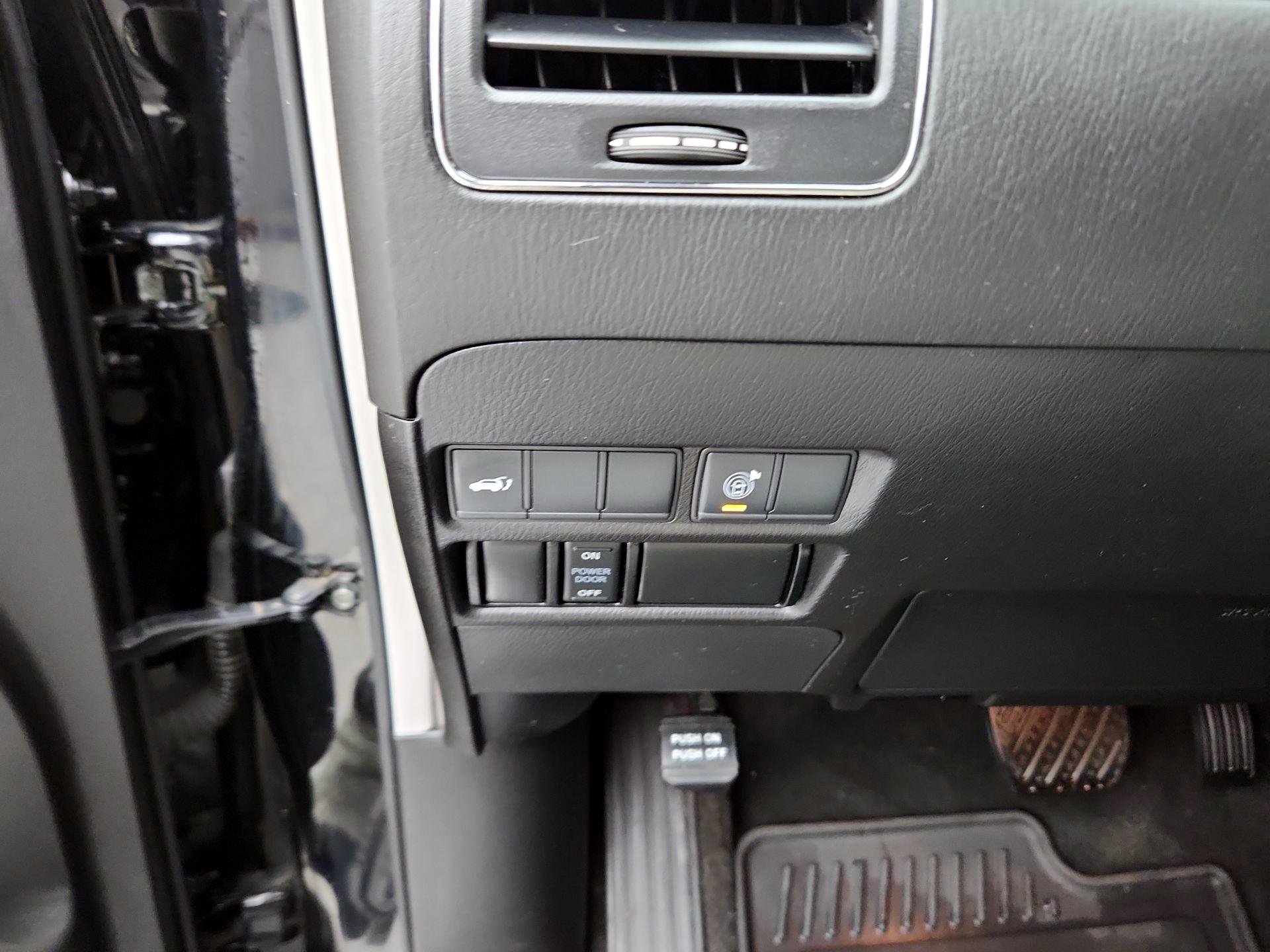 Thumbnail: 2021 Nissan Armada - 13