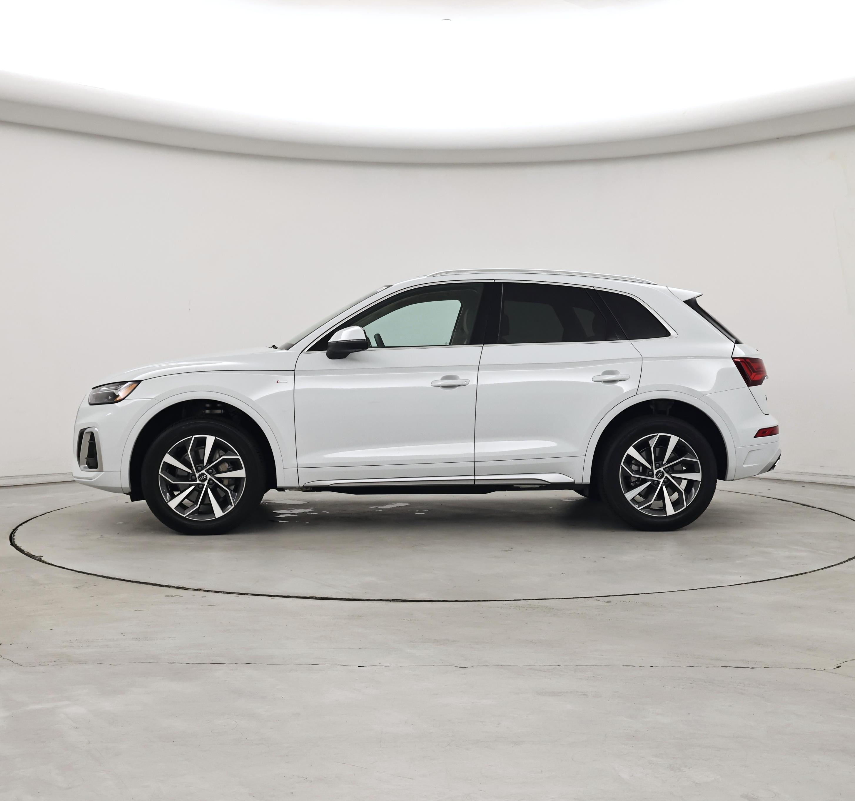Thumbnail: 2023 Audi Q5 - 3