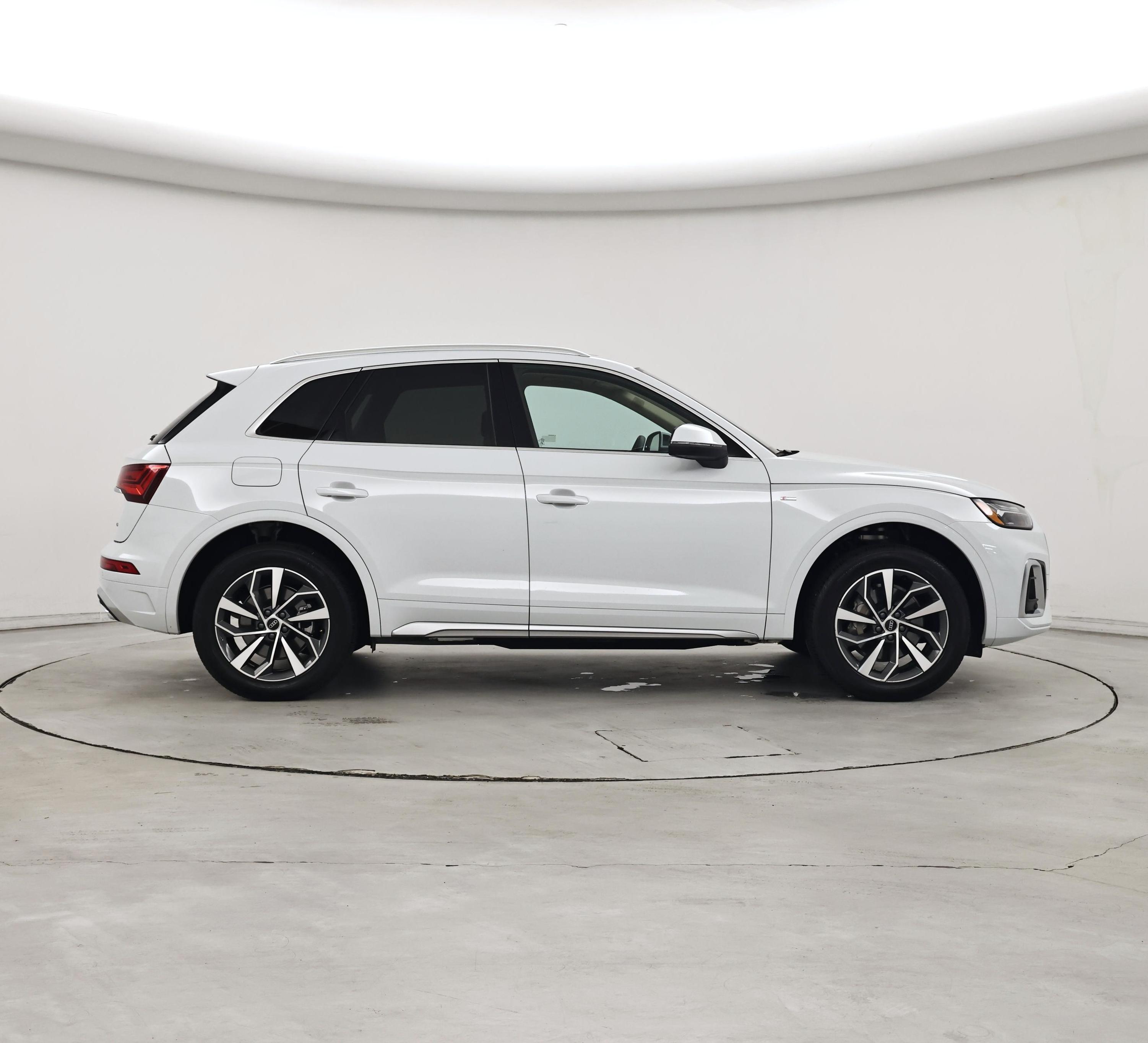 Thumbnail: 2023 Audi Q5 - 7