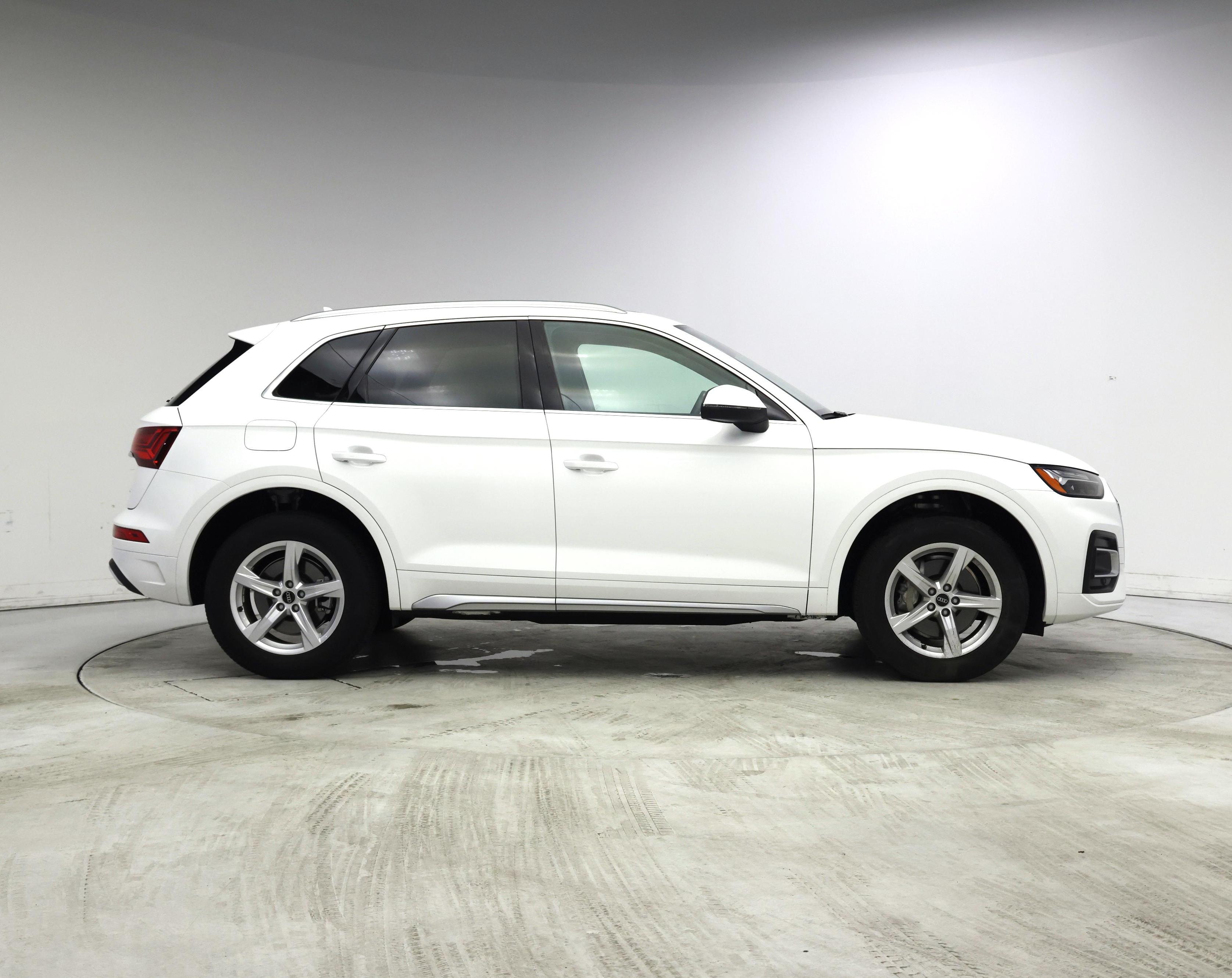 Thumbnail: 2023 Audi Q5 - 7