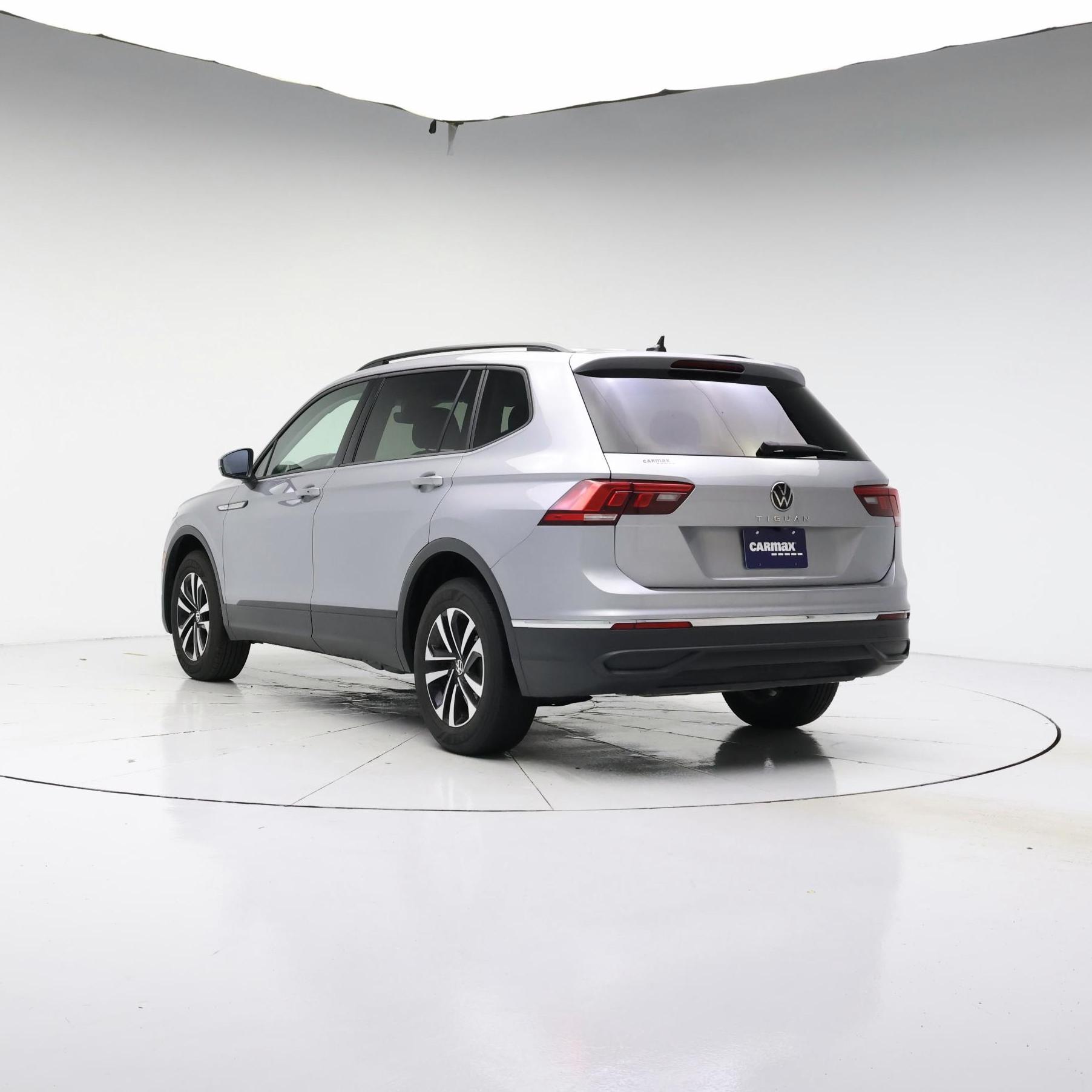 Thumbnail: 2023 Volkswagen Tiguan - 2