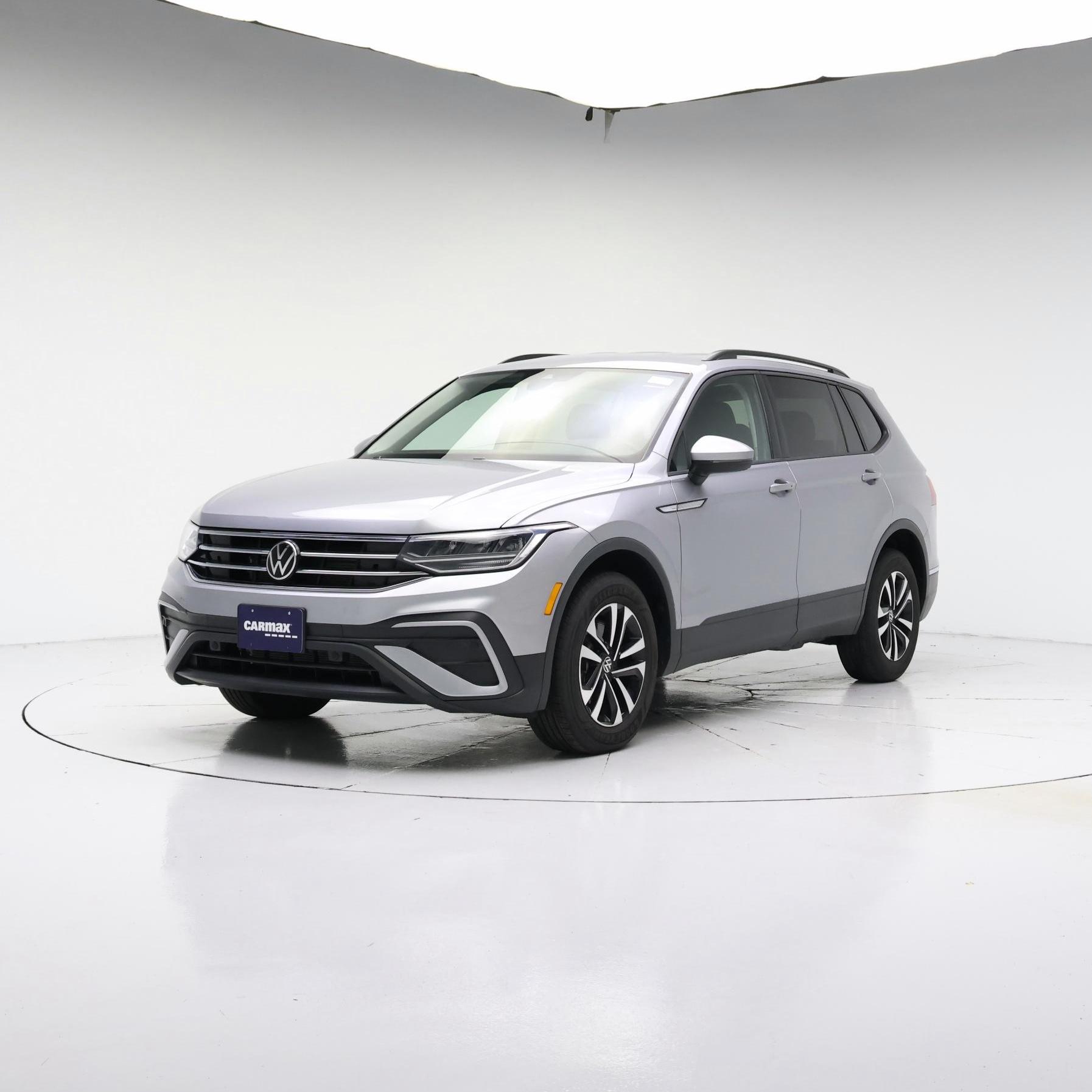 Thumbnail: 2023 Volkswagen Tiguan - 4