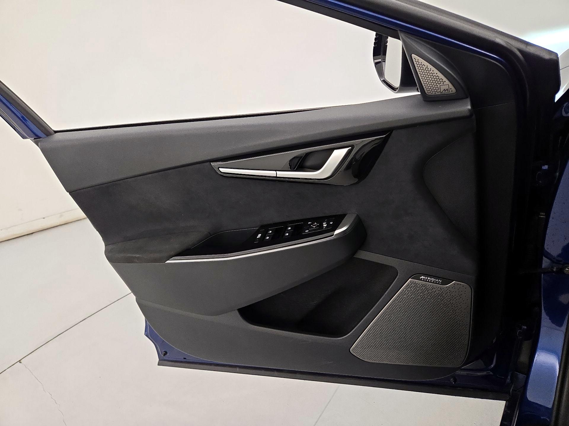 Thumbnail: 2023 Kia EV6 - 12