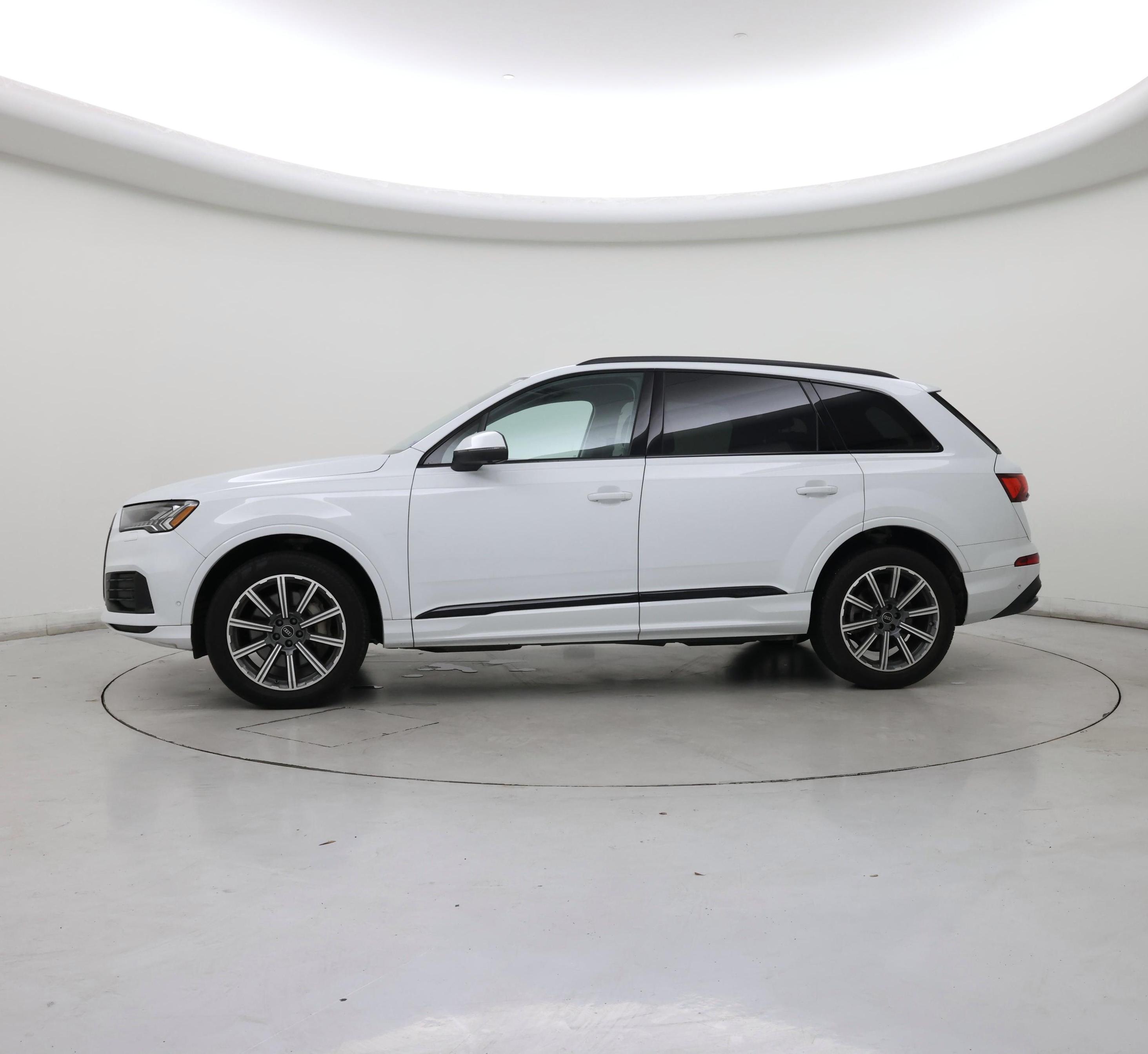 Thumbnail: 2023 Audi Q7 - 3