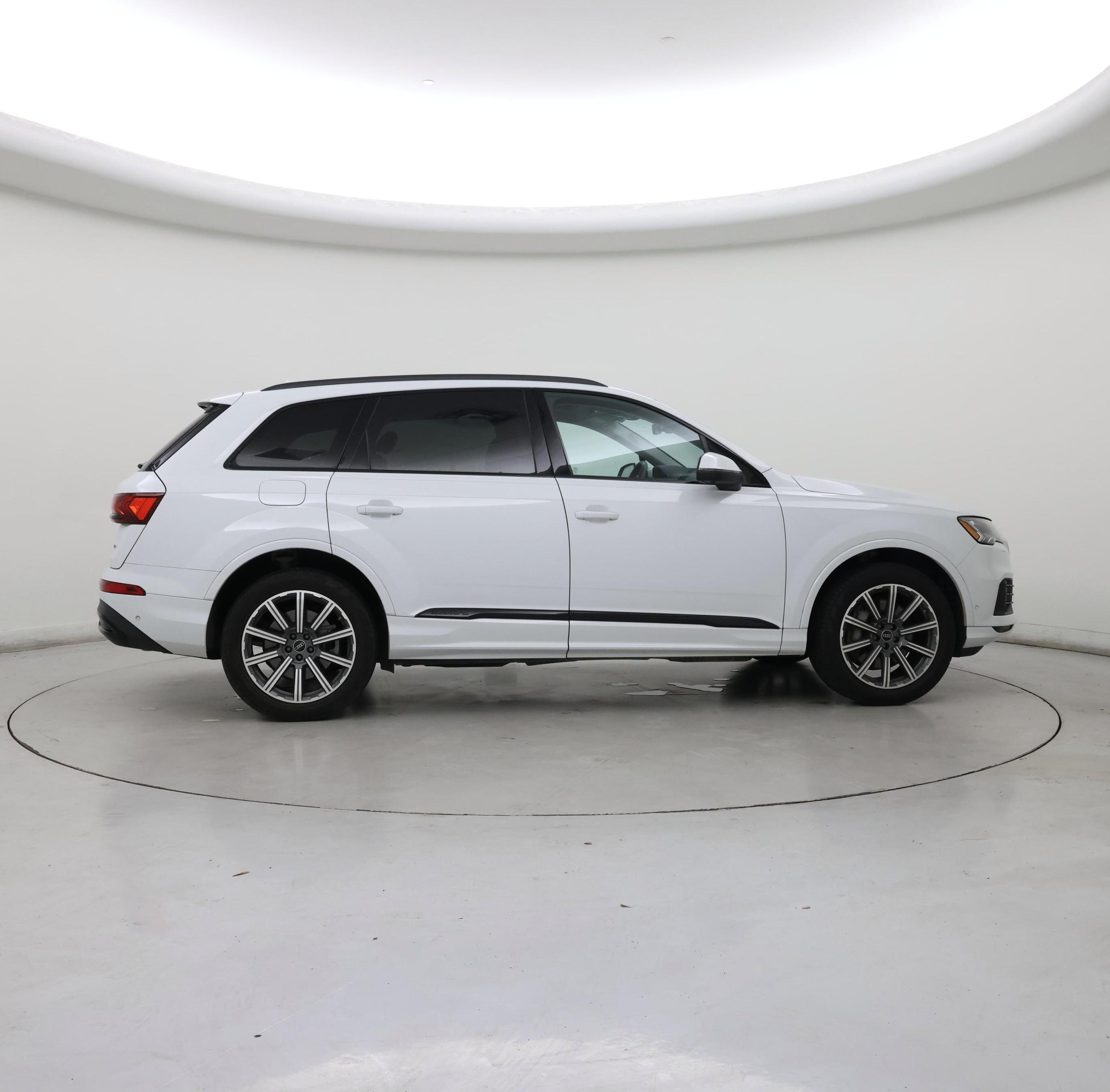Thumbnail: 2023 Audi Q7 - 7