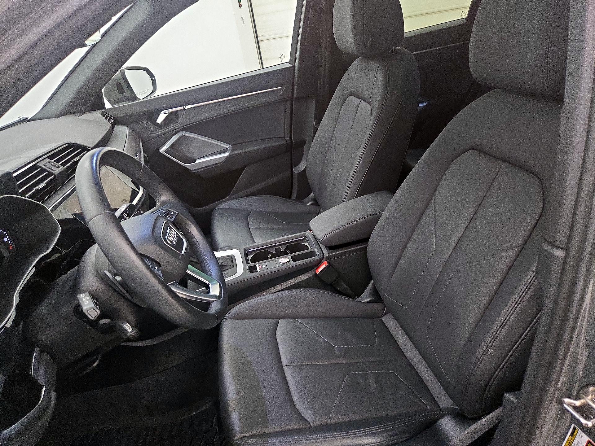 Thumbnail: 2023 Audi Q3 - 11