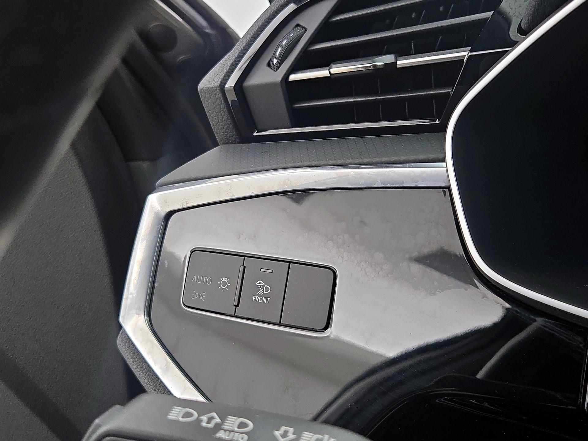 Thumbnail: 2023 Audi Q3 - 13