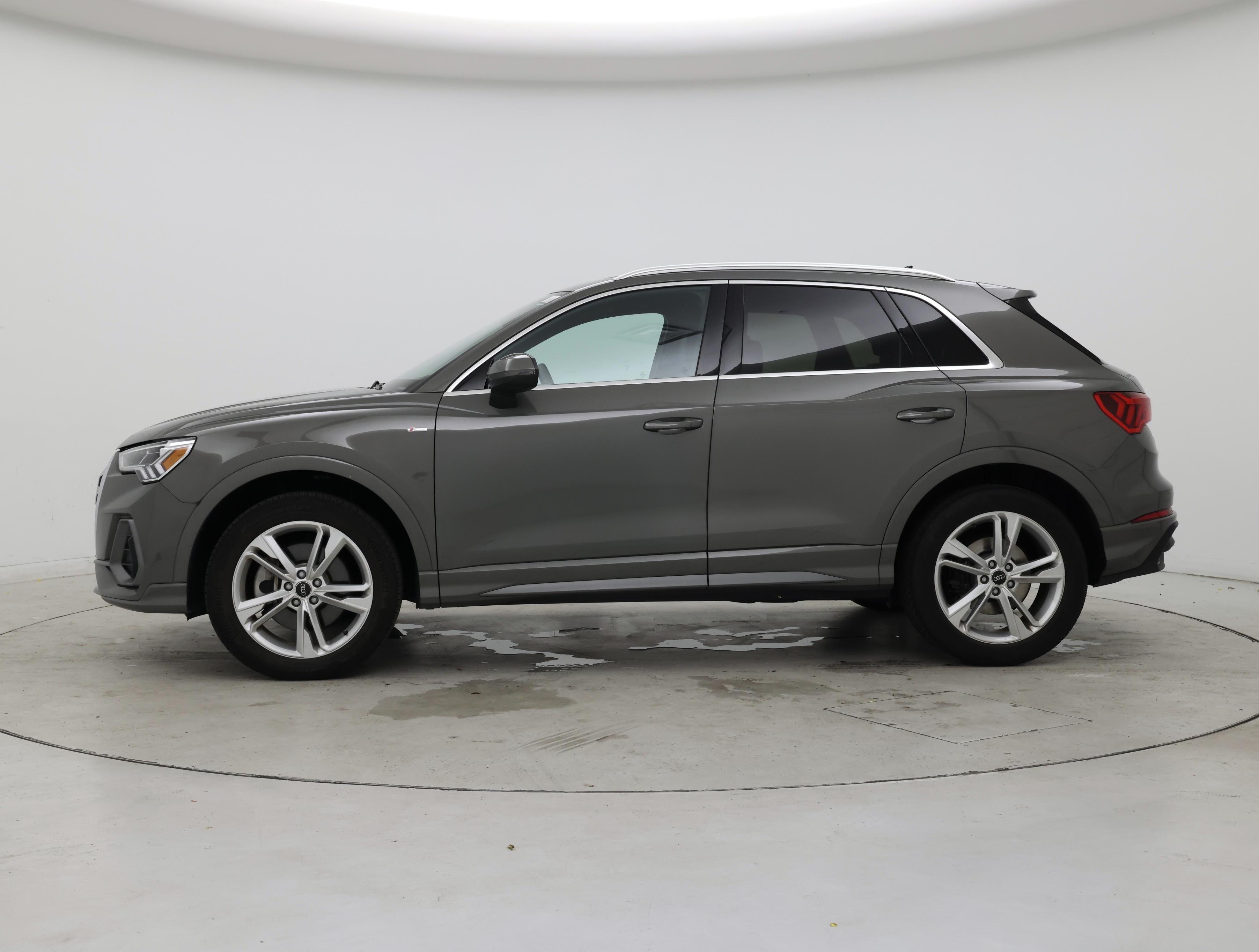 Thumbnail: 2023 Audi Q3 - 3