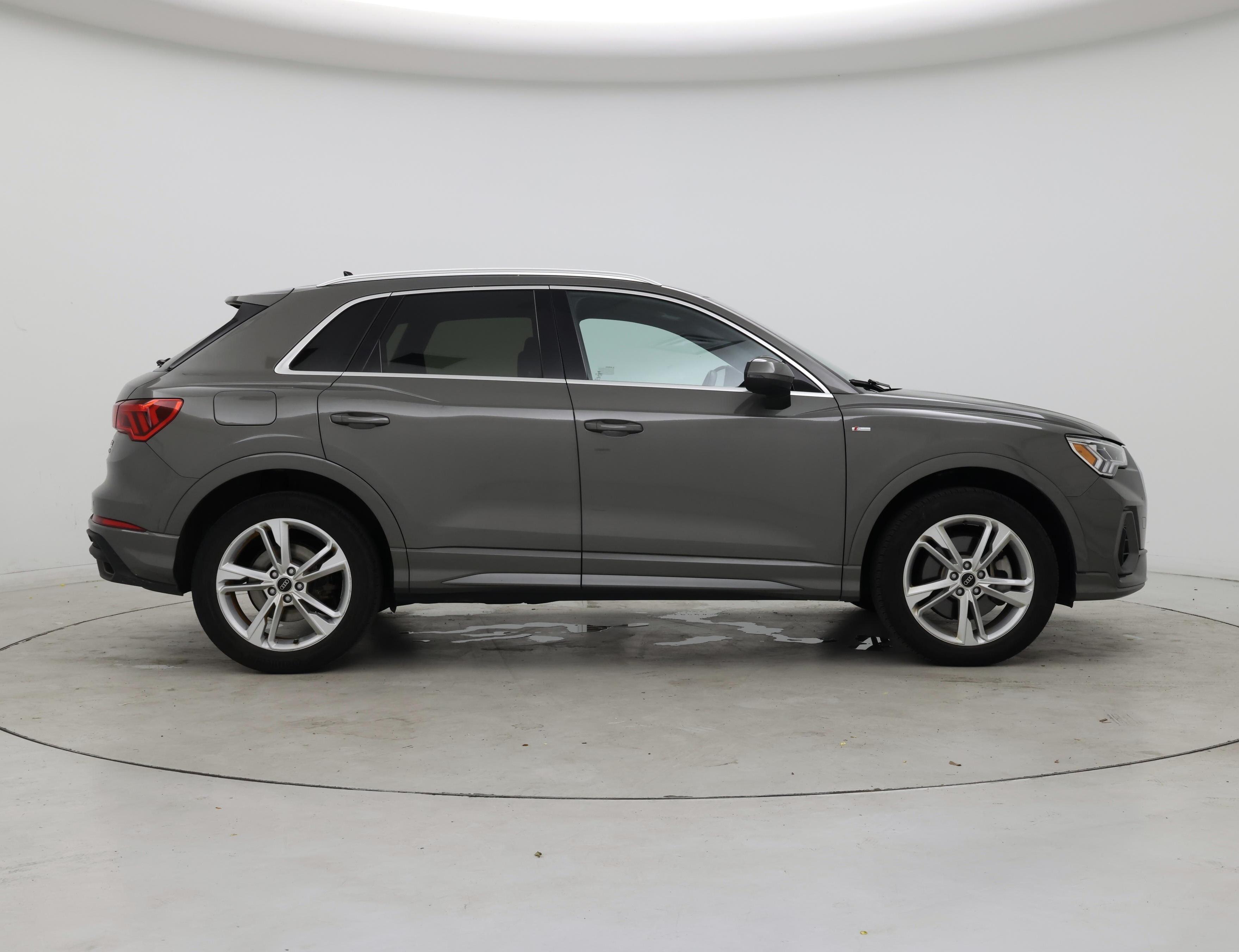 Thumbnail: 2023 Audi Q3 - 7