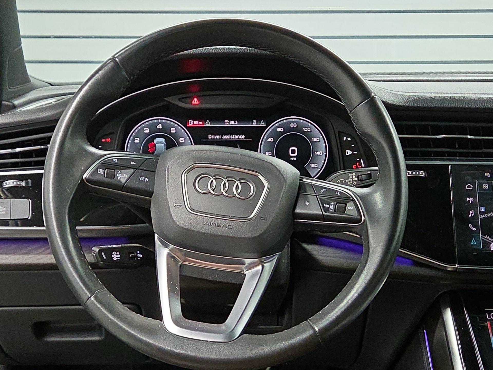Thumbnail: 2023 Audi Q7 - 10