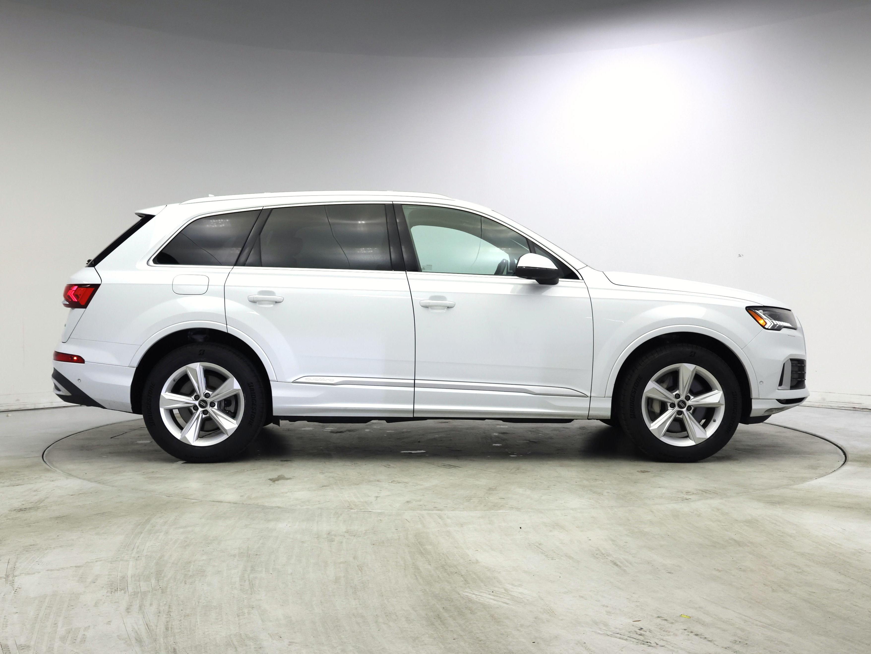 Thumbnail: 2023 Audi Q7 - 7