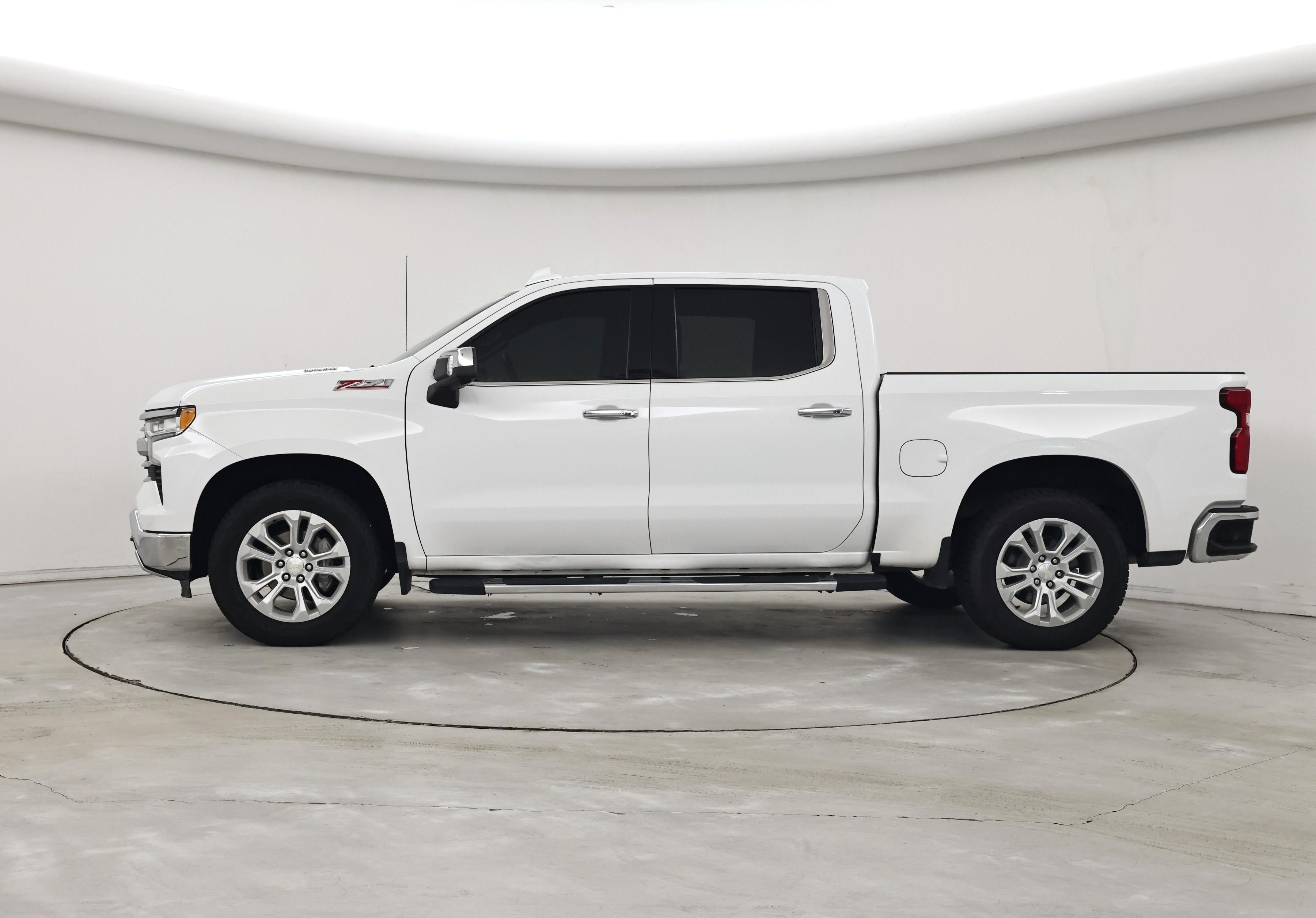 Thumbnail: 2022 Chevrolet Silverado 1500 - 3