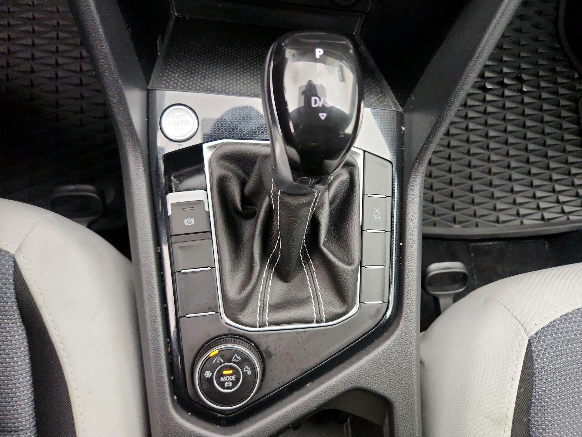 Thumbnail: 2025 Volkswagen Taos - 17