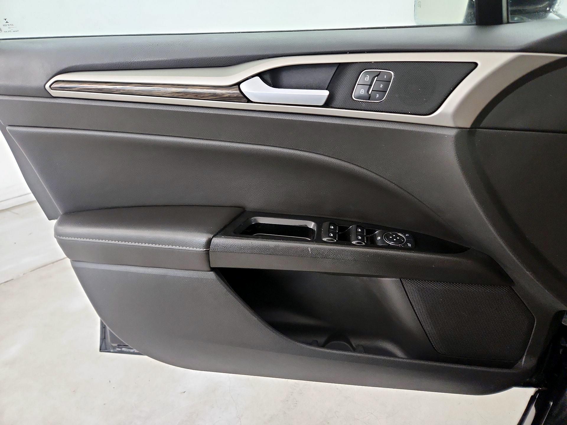 Thumbnail: 2014 Ford Fusion - 12