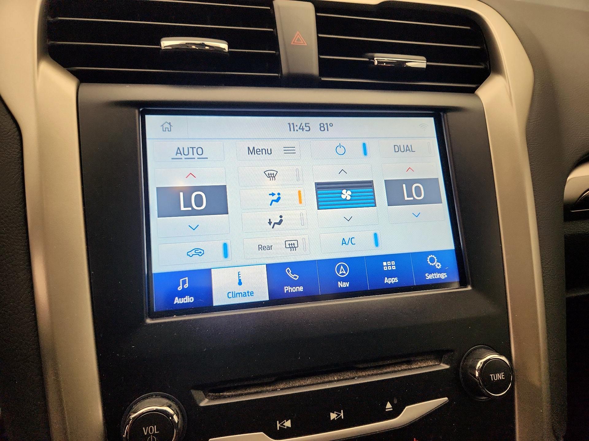 Thumbnail: 2014 Ford Fusion - 17