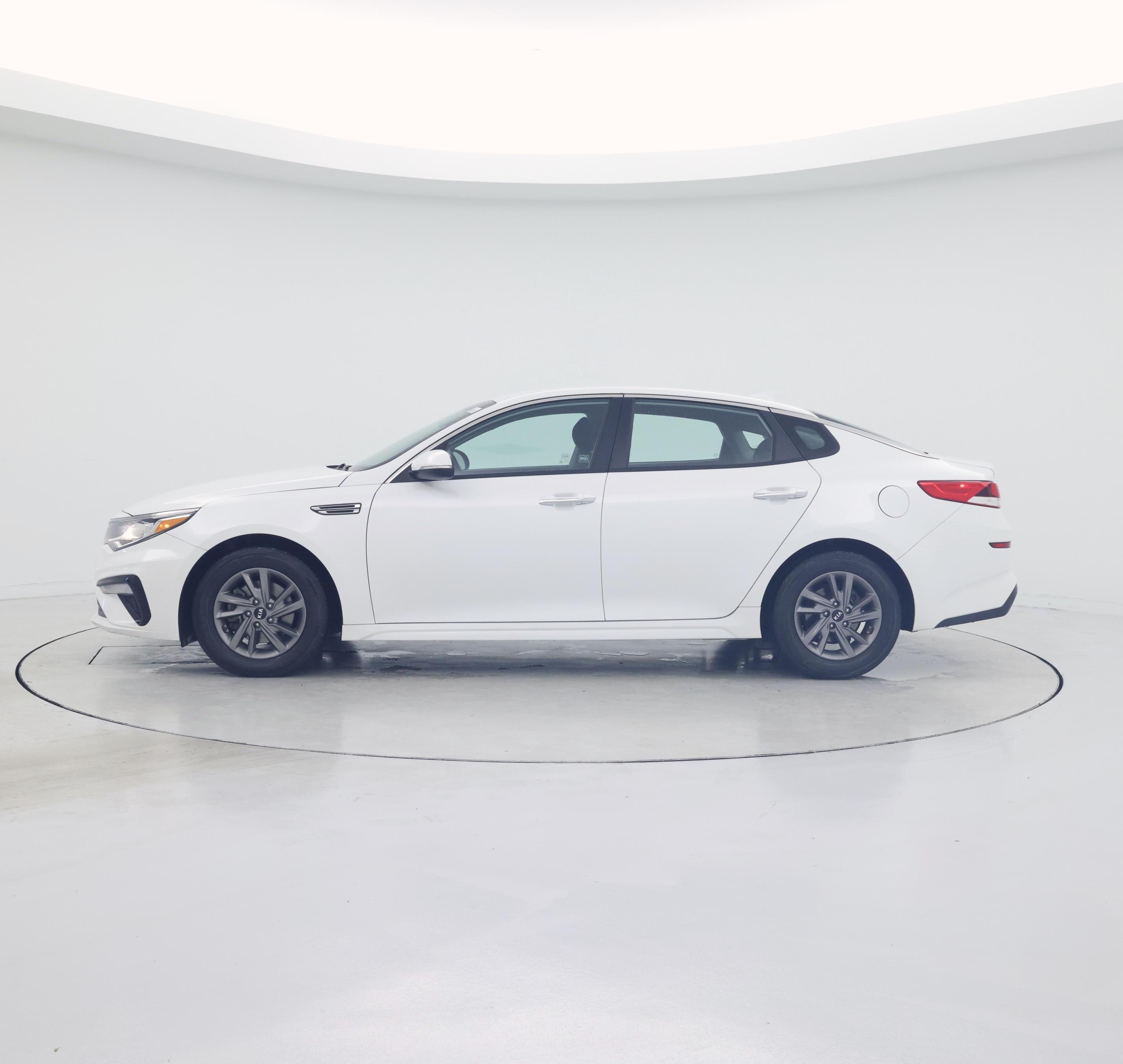 Thumbnail: 2020 Kia Optima - 3
