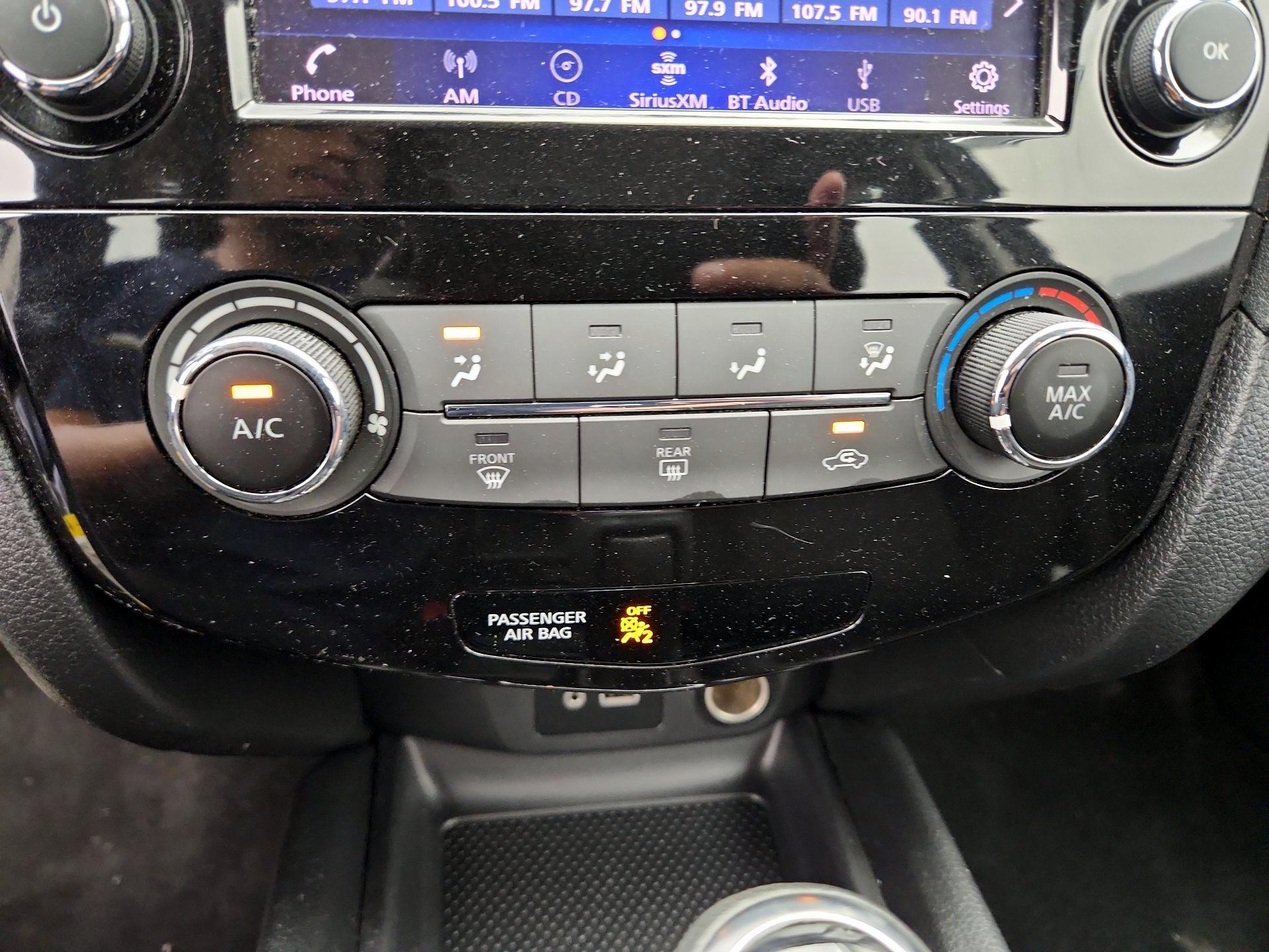Thumbnail: 2018 Nissan Rogue - 16