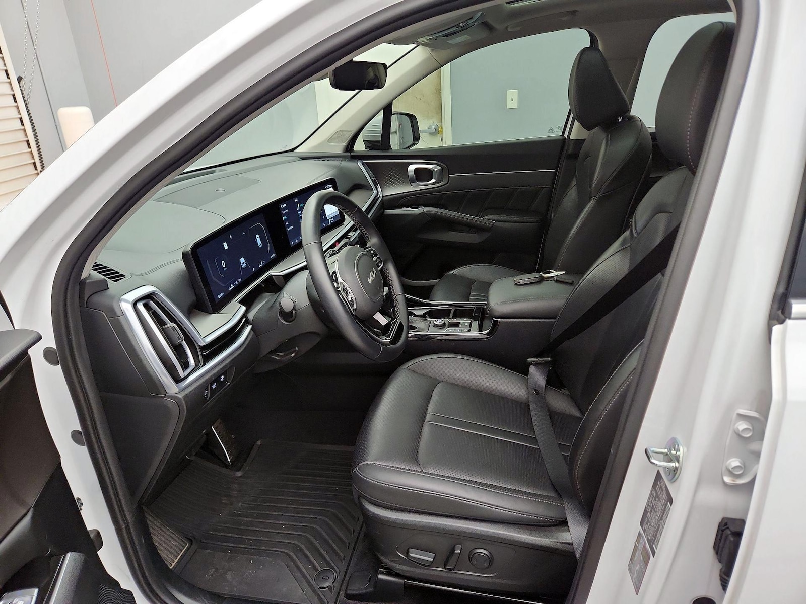 2025 Kia Sorento SX - Photo 12