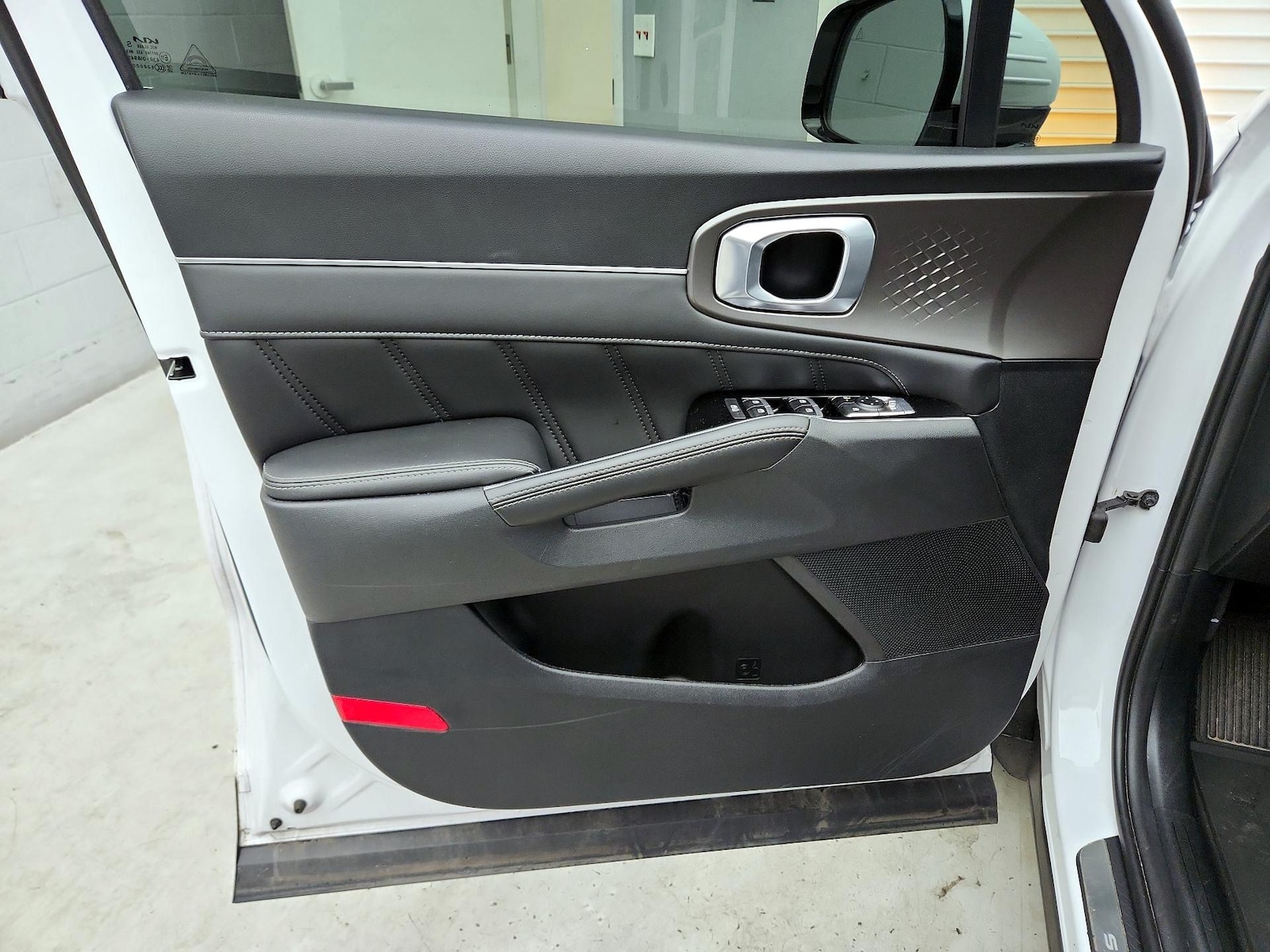 2025 Kia Sorento SX - Photo 13