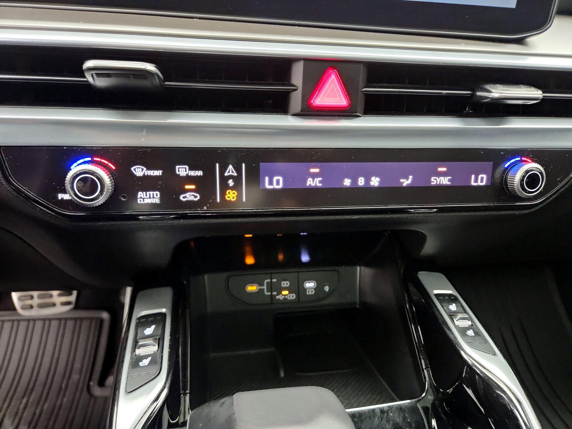 Thumbnail: 2025 Kia Sorento - 17