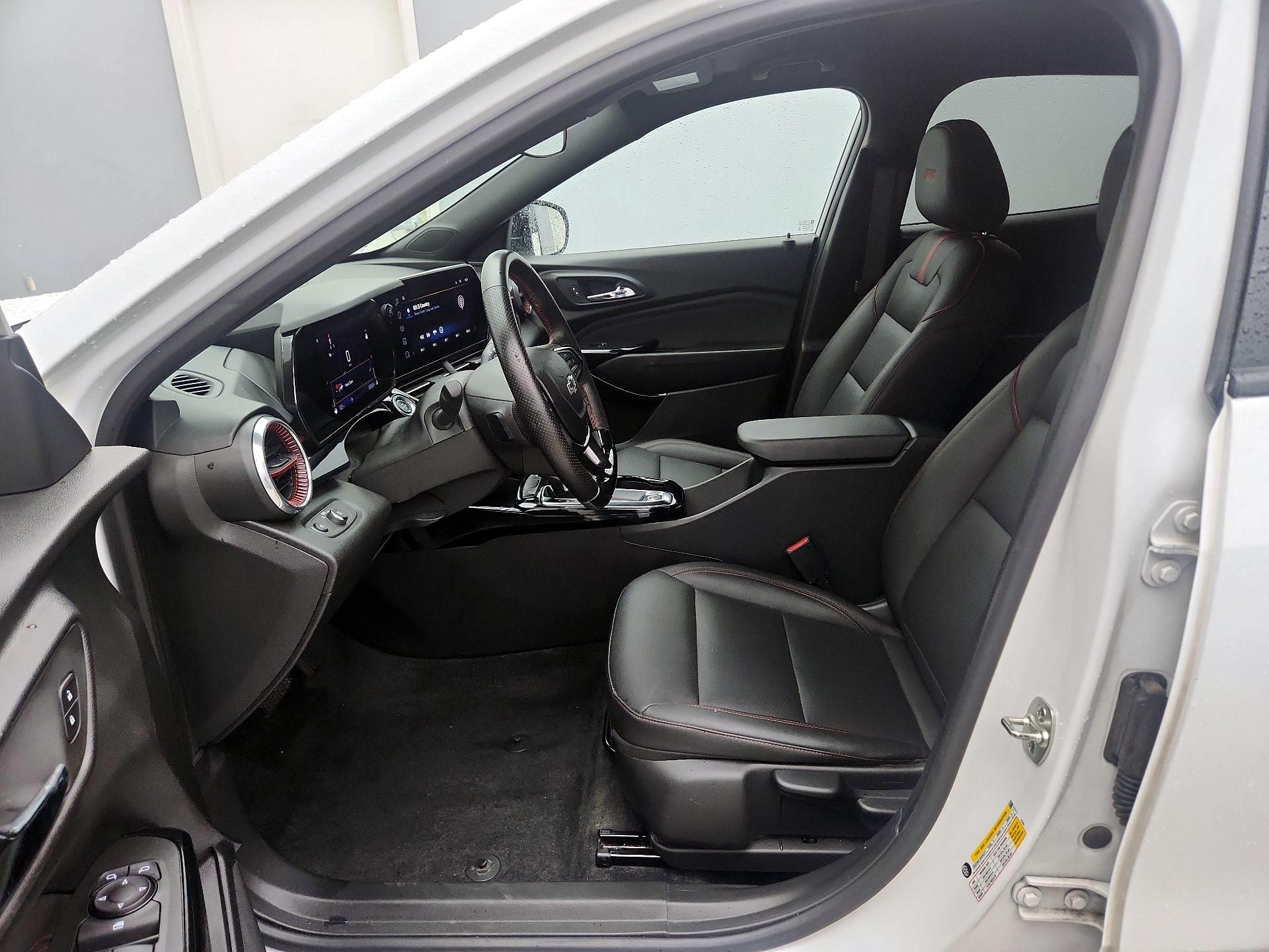 Thumbnail: 2024 Chevrolet Trax - 11