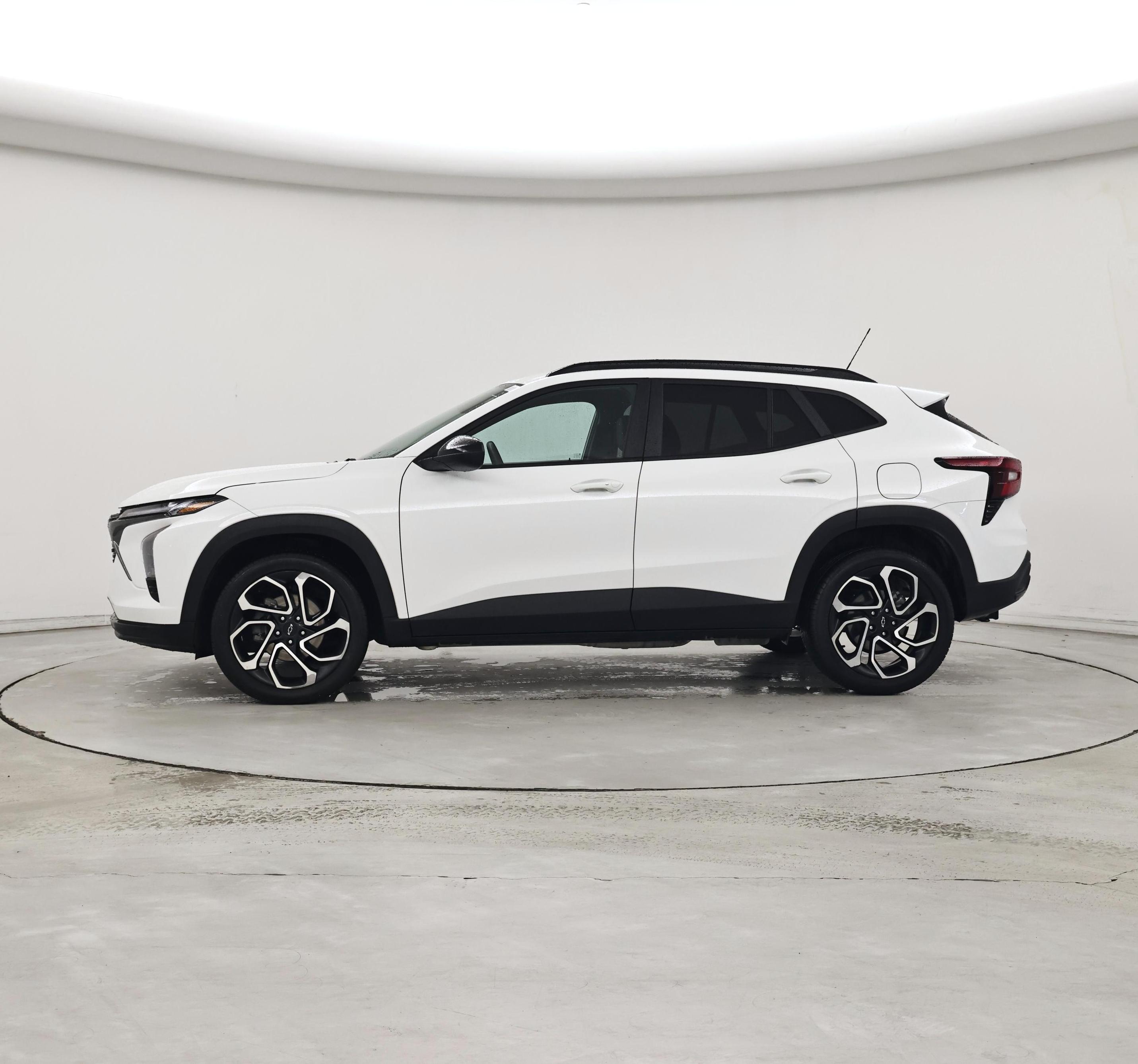 Thumbnail: 2024 Chevrolet Trax - 3
