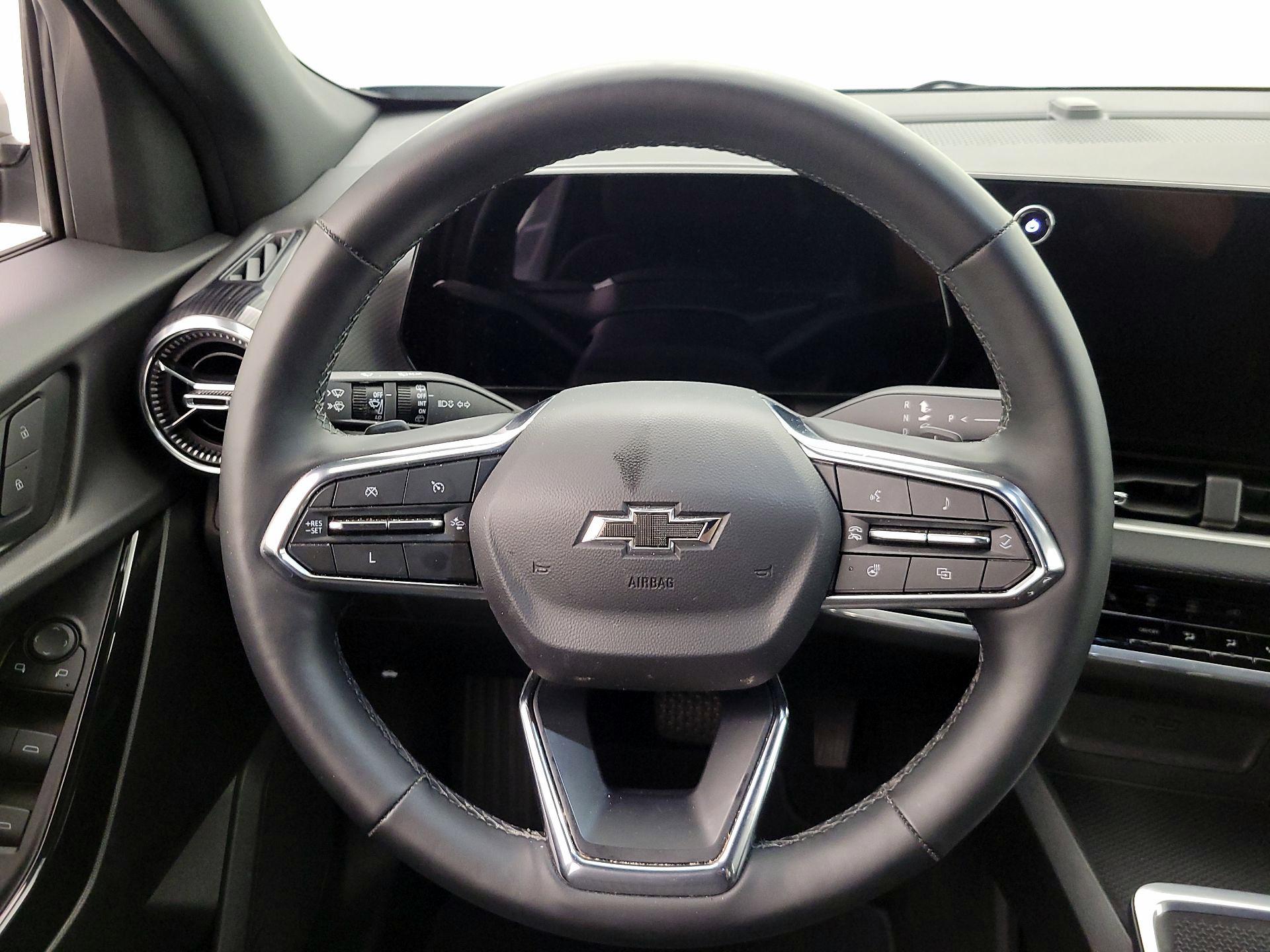Thumbnail: 2025 Chevrolet Equinox - 10