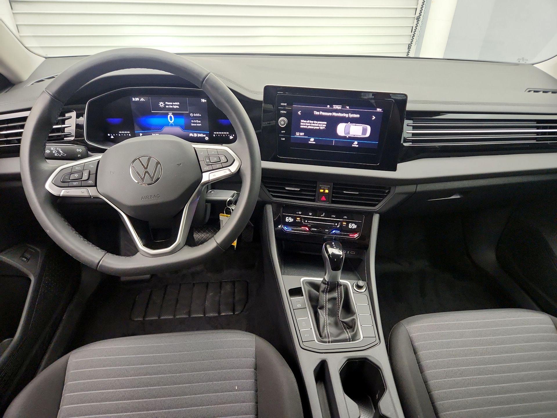 Thumbnail: 2026 Volkswagen Jetta - 9