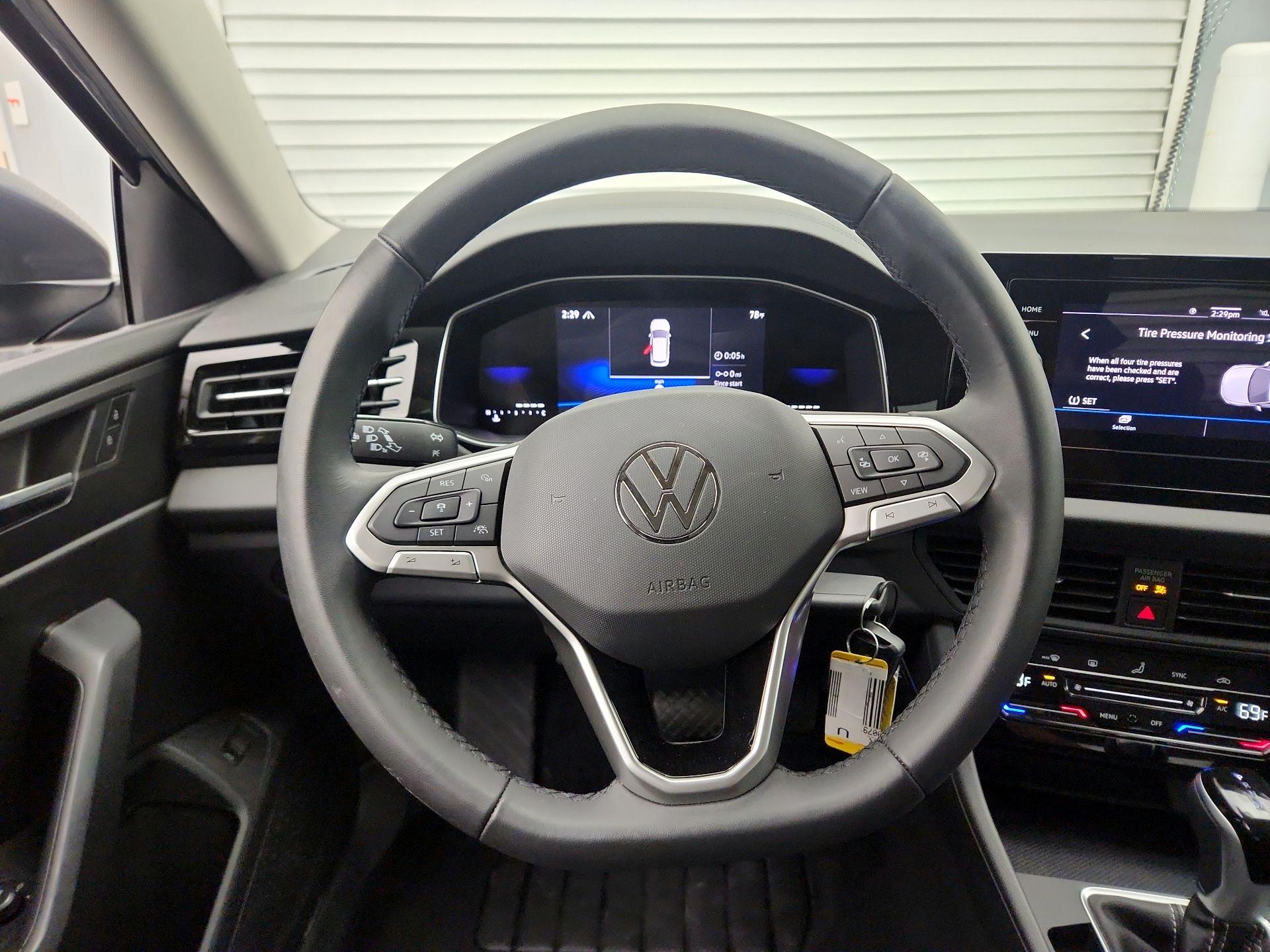 Thumbnail: 2026 Volkswagen Jetta - 10