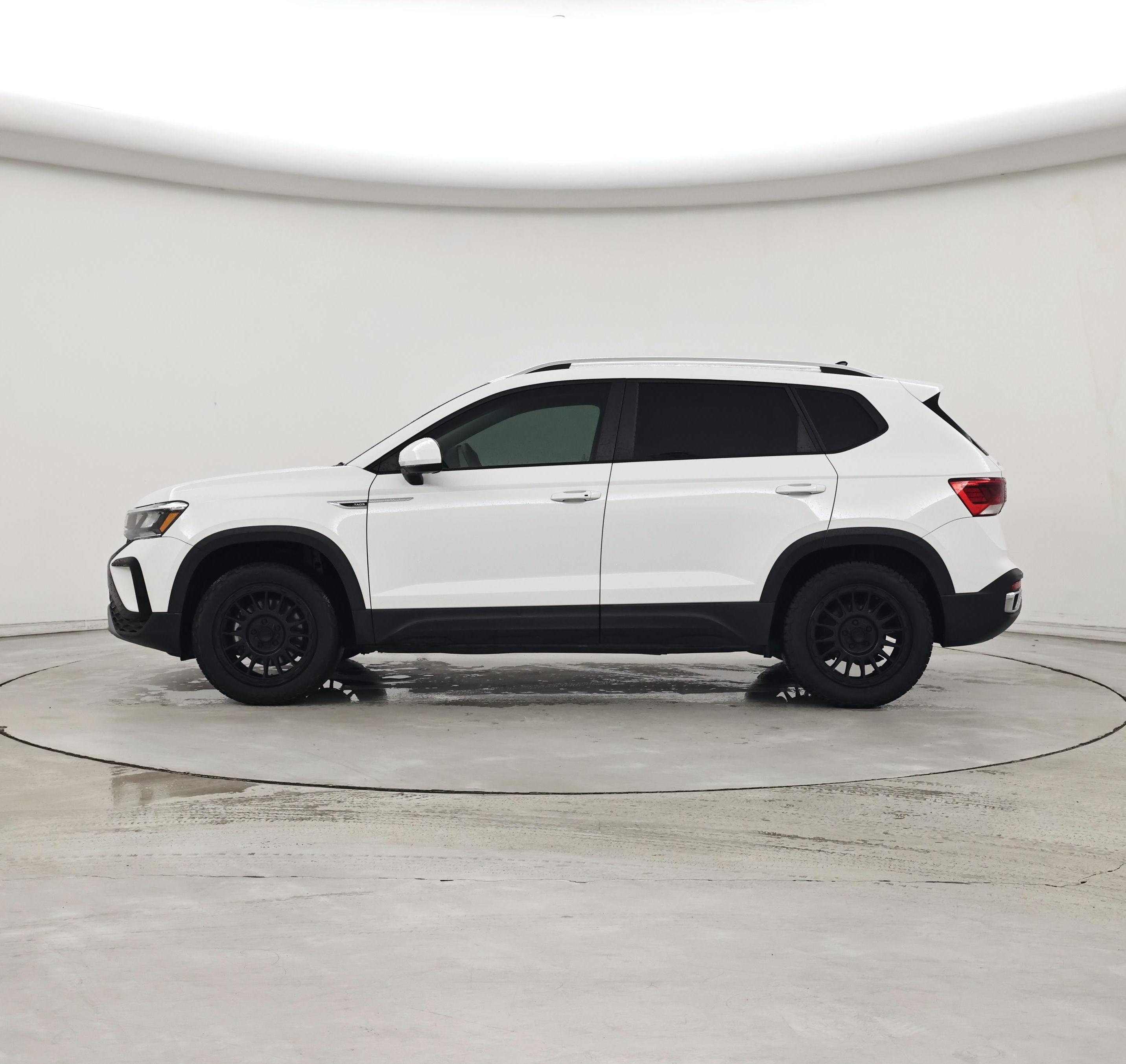 Thumbnail: 2023 Volkswagen Taos - 3