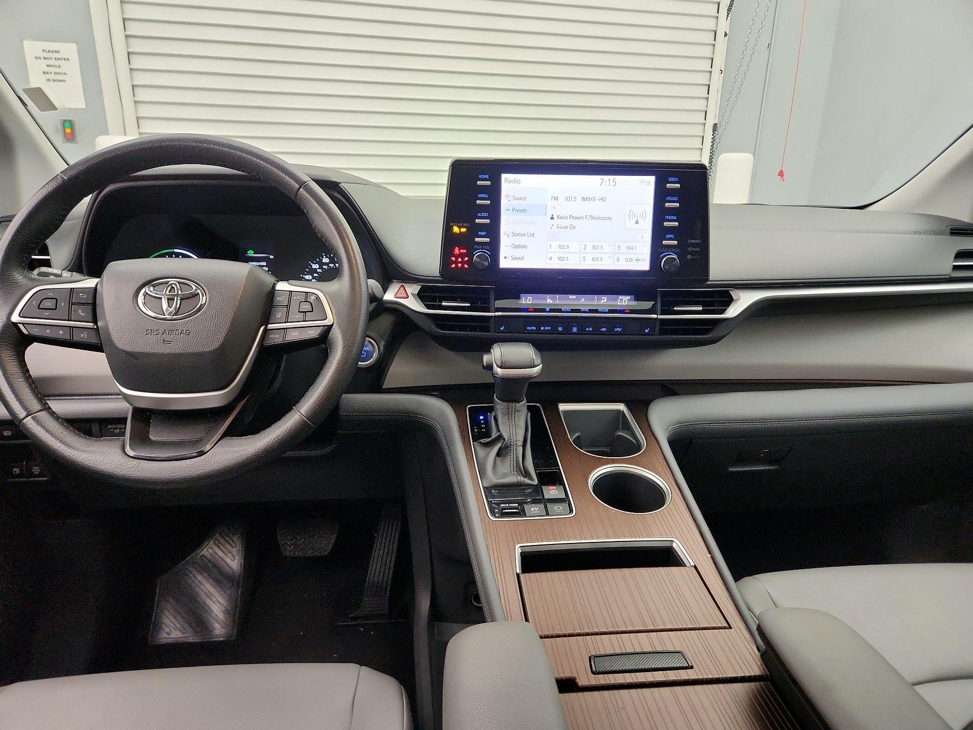 Thumbnail: 2024 Toyota Sienna - 9