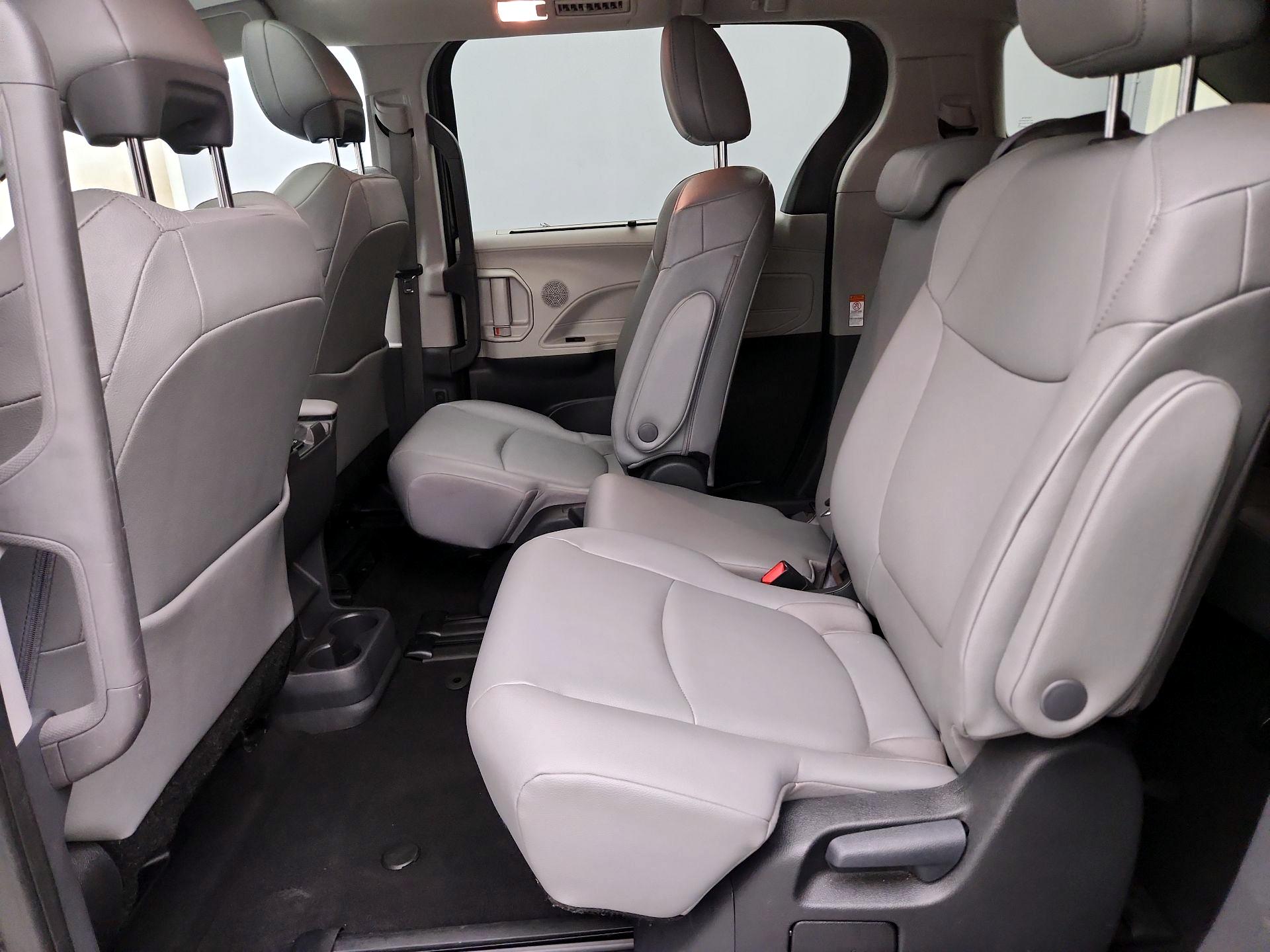 Thumbnail: 2024 Toyota Sienna - 20
