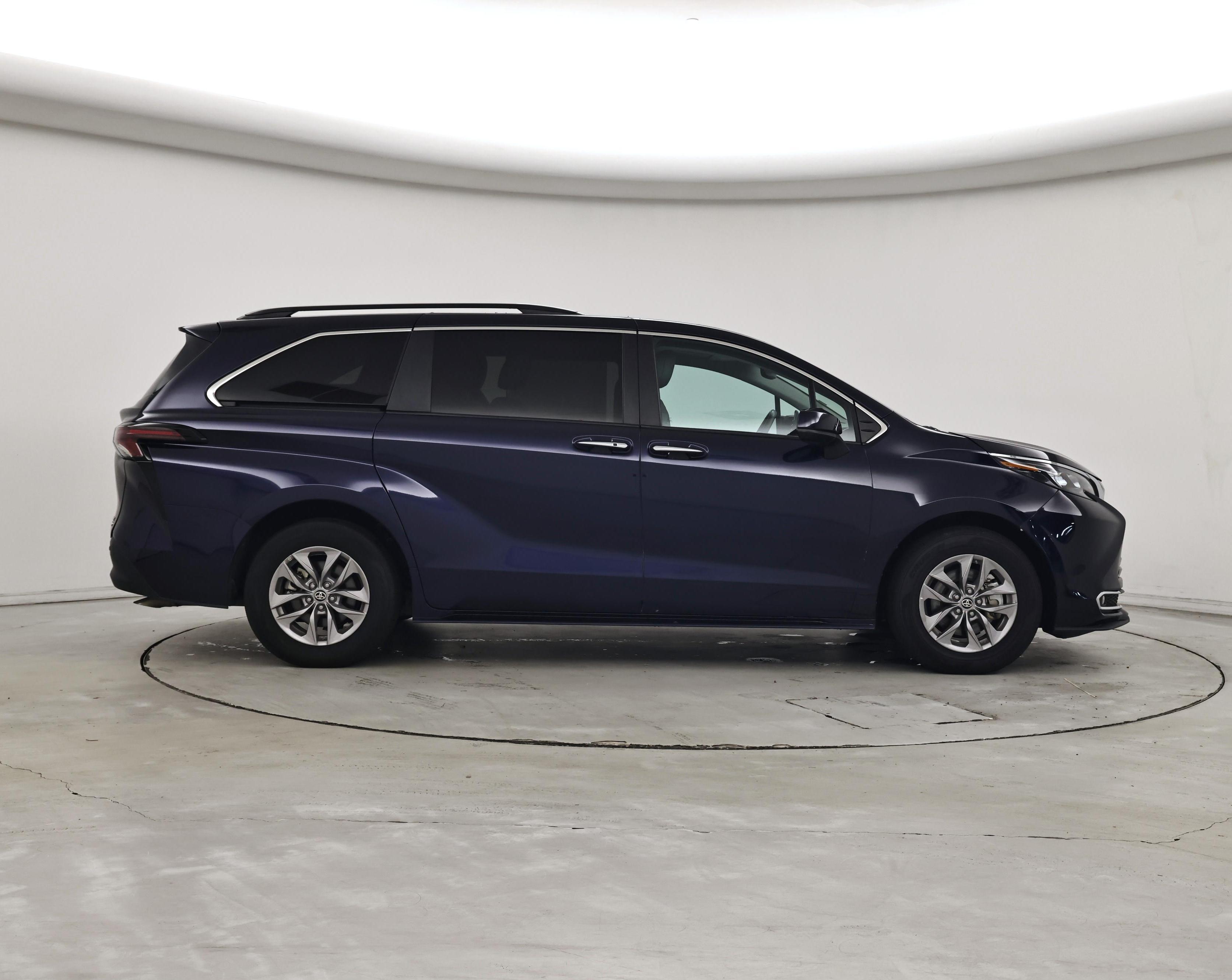 Thumbnail: 2024 Toyota Sienna - 7