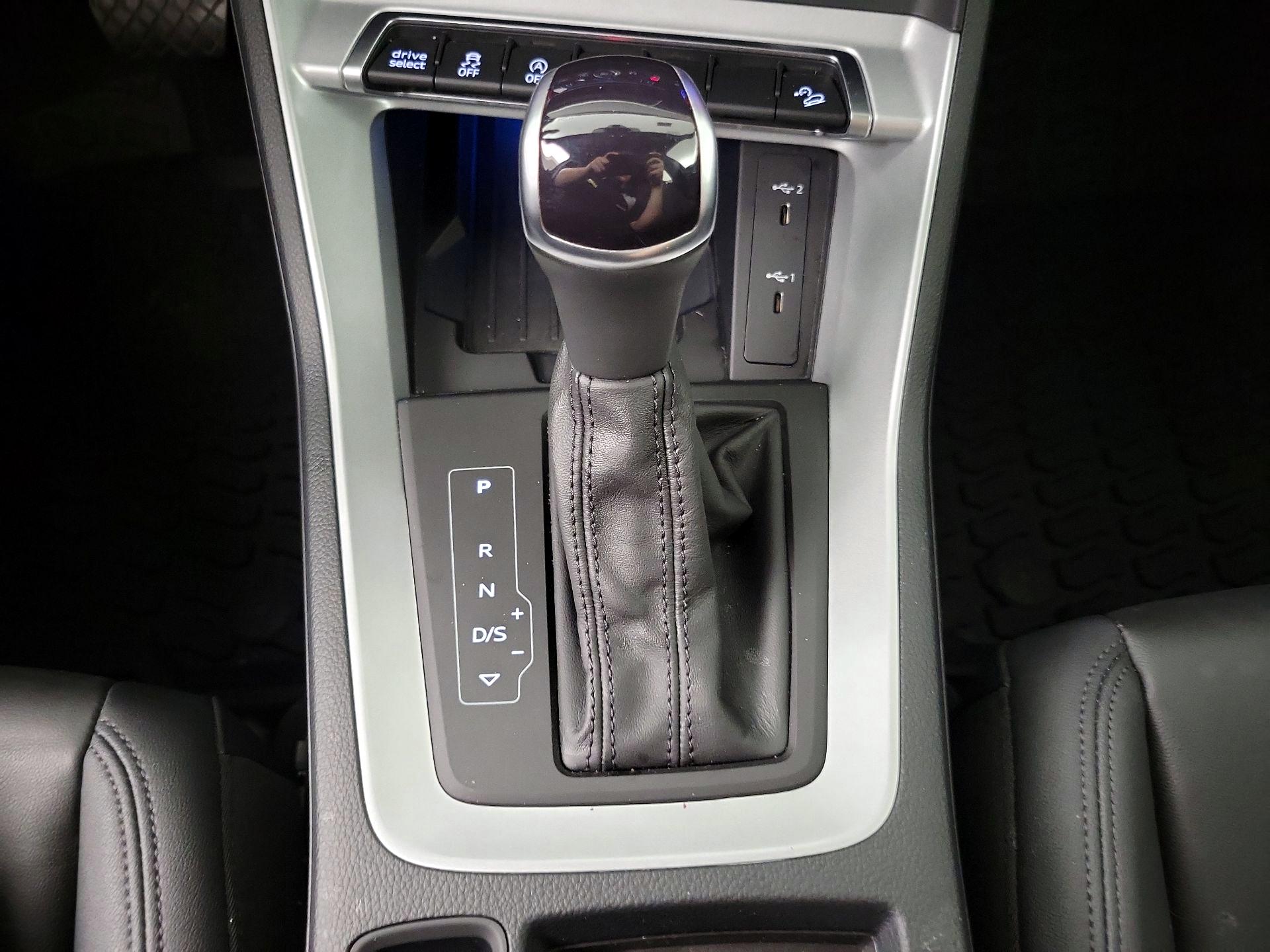 Thumbnail: 2023 Audi Q3 - 16