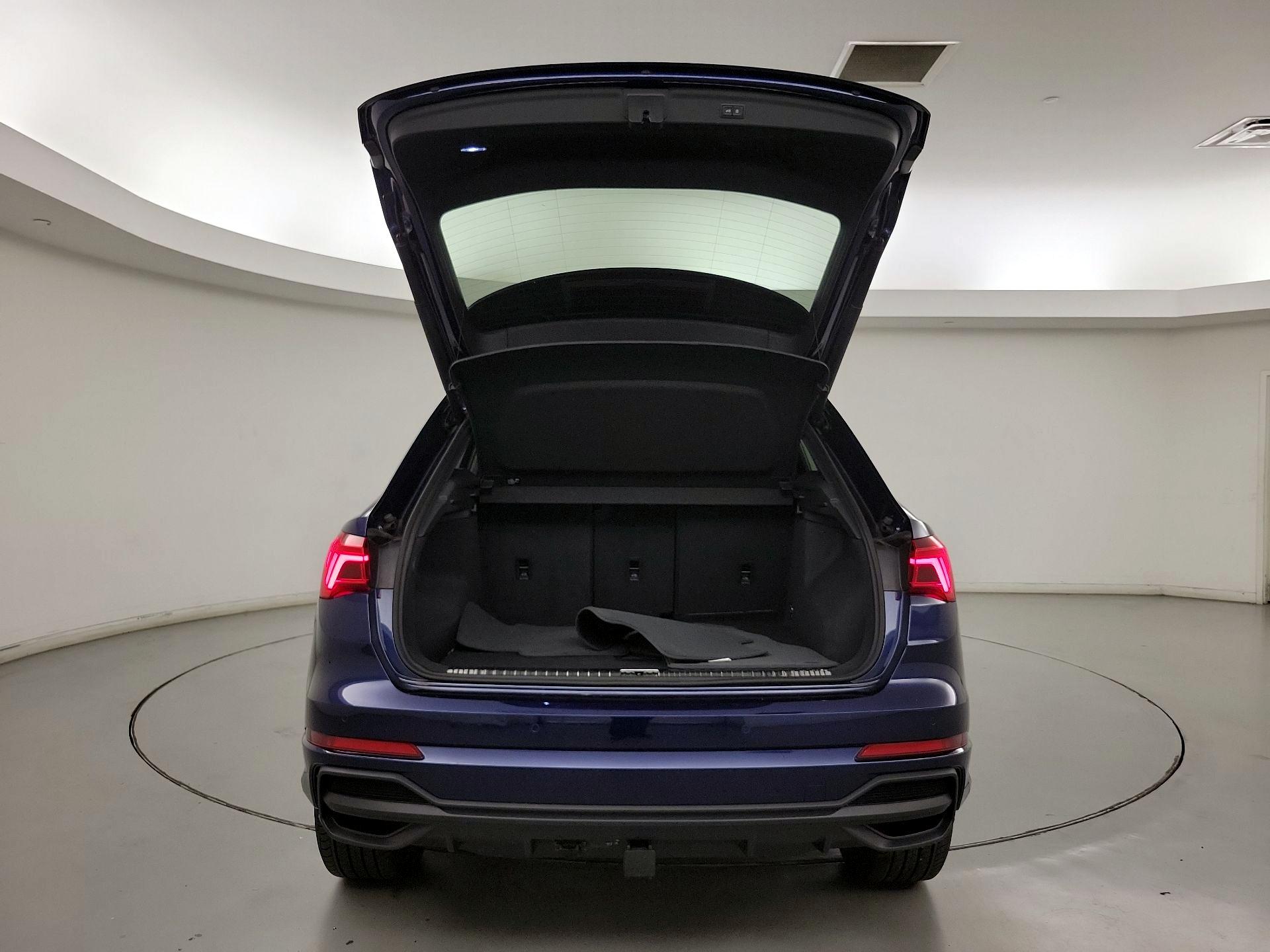 Thumbnail: 2023 Audi Q3 - 20
