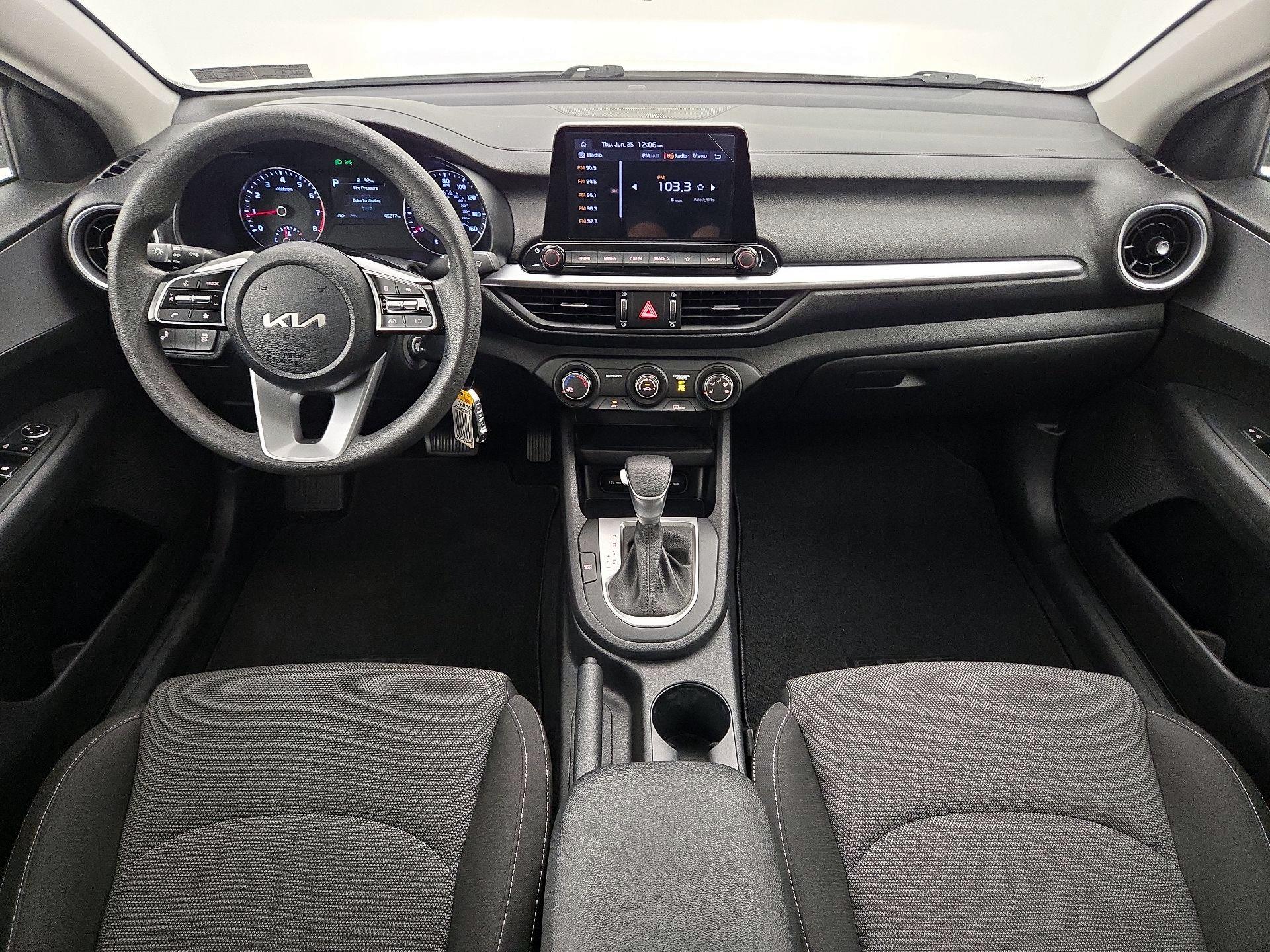 Thumbnail: 2023 Kia Forte - 9