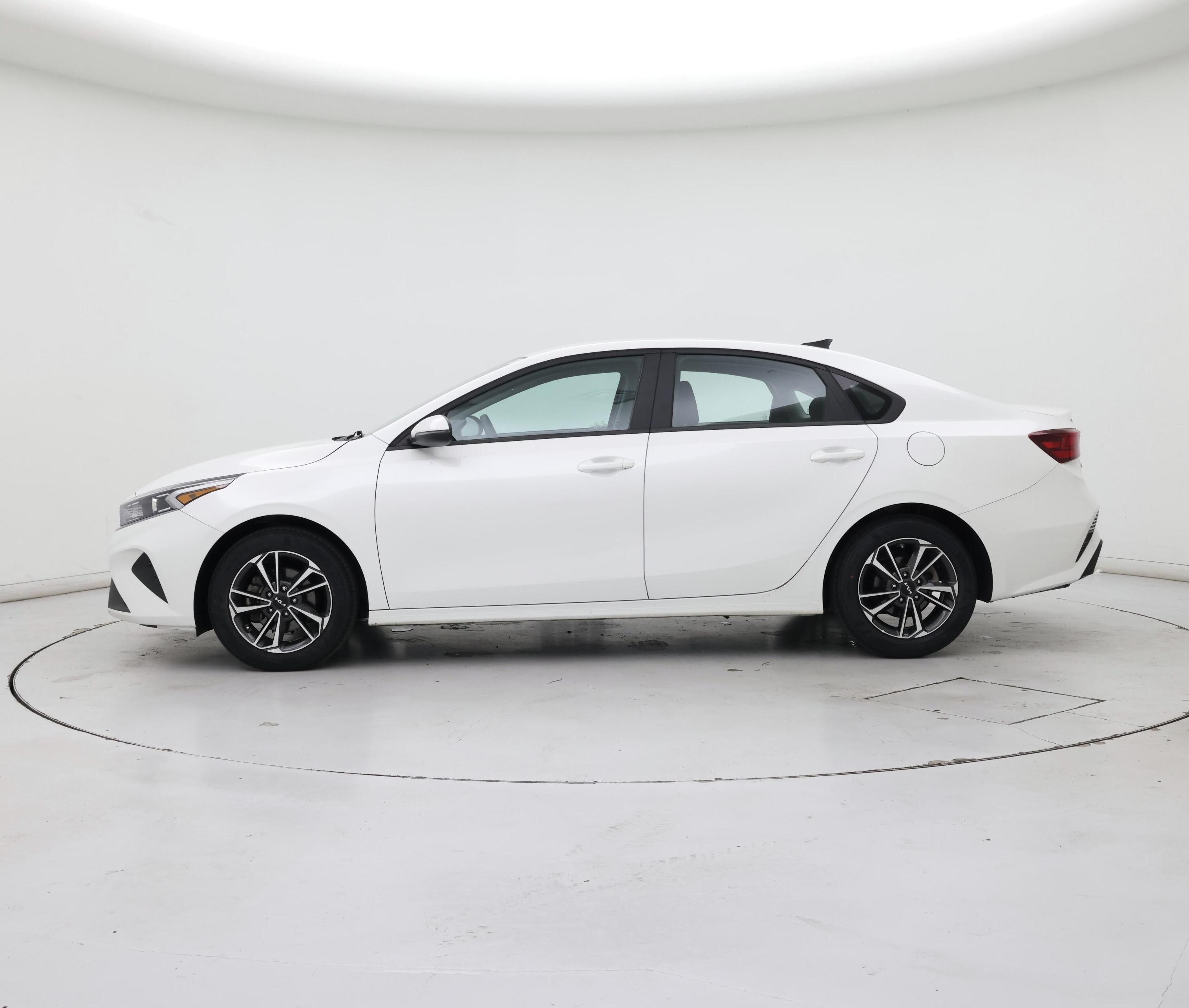 Thumbnail: 2023 Kia Forte - 3