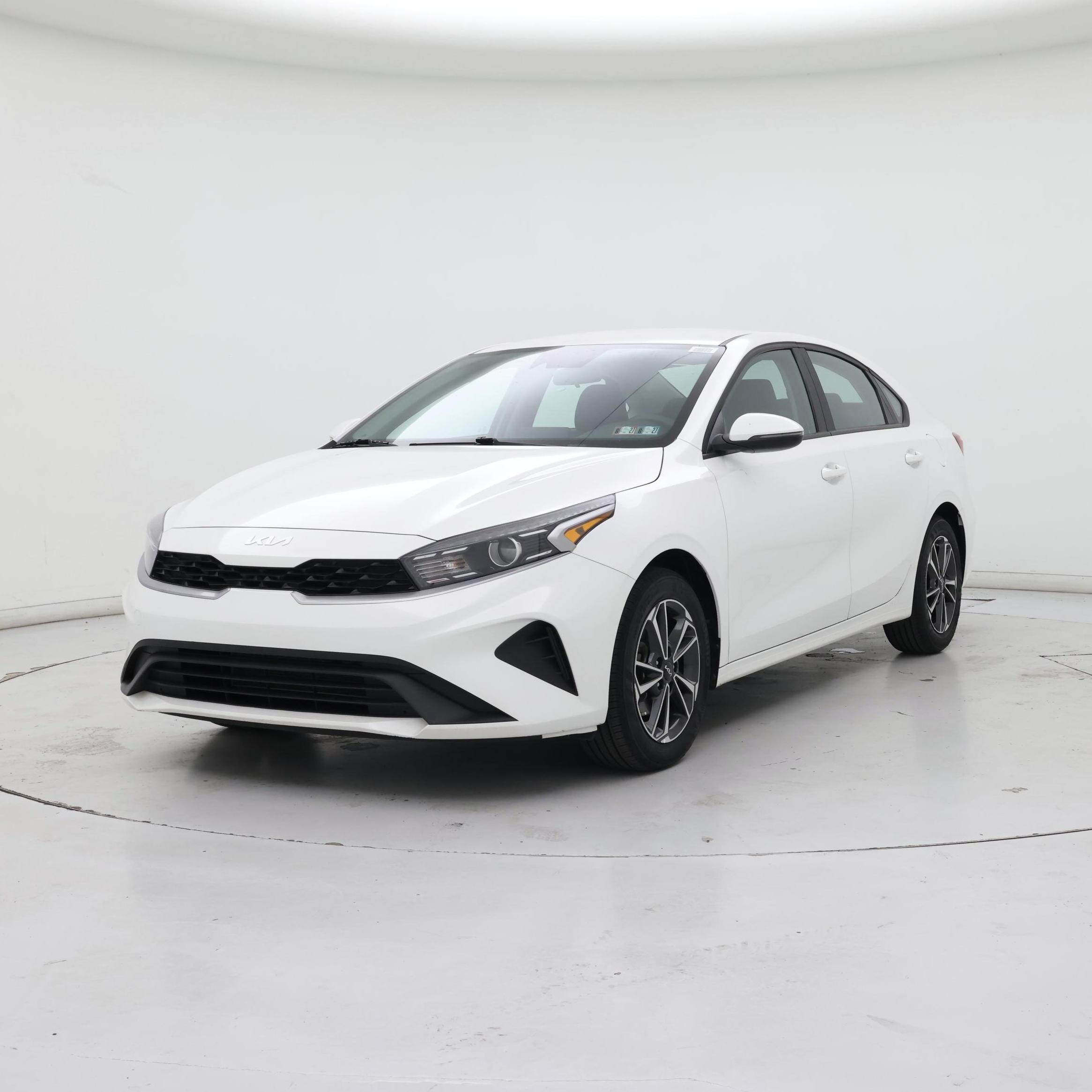Thumbnail: 2023 Kia Forte - 4