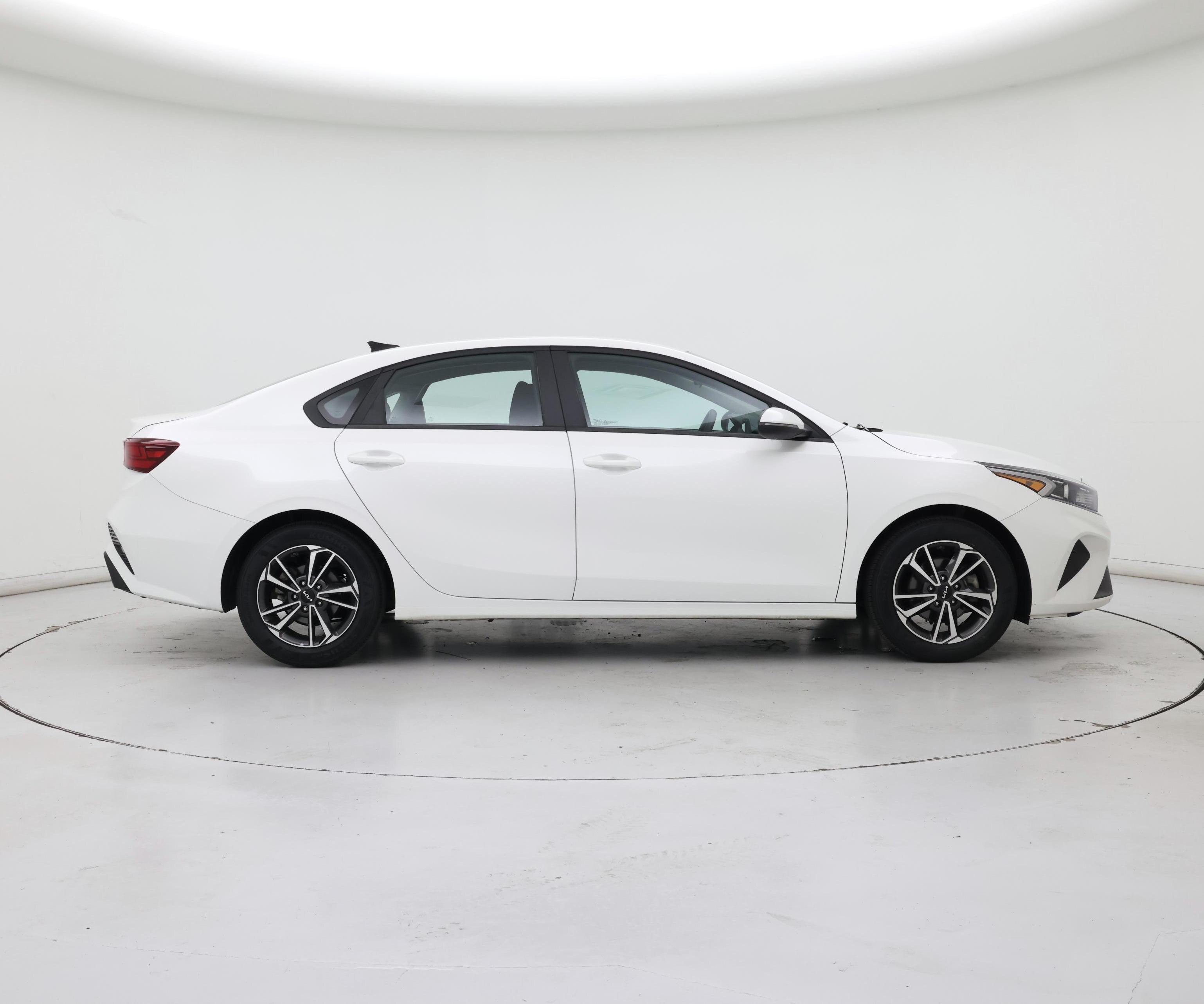 Thumbnail: 2023 Kia Forte - 7