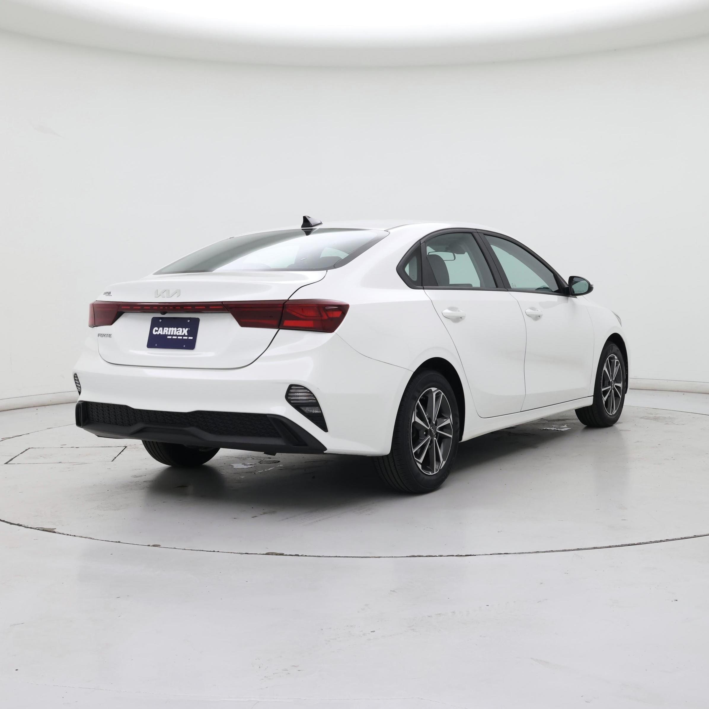 Thumbnail: 2023 Kia Forte - 8
