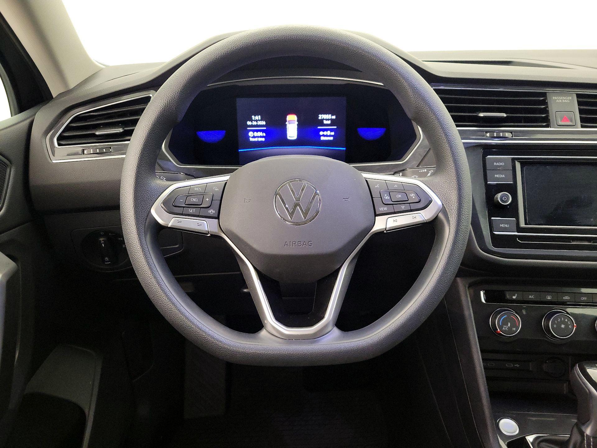 Thumbnail: 2023 Volkswagen Tiguan - 10